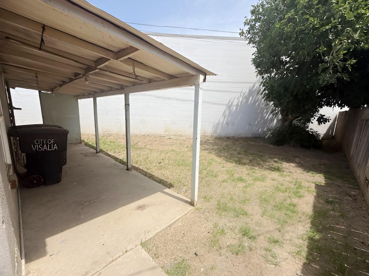 1106 N West St, Visalia, CA 93291
