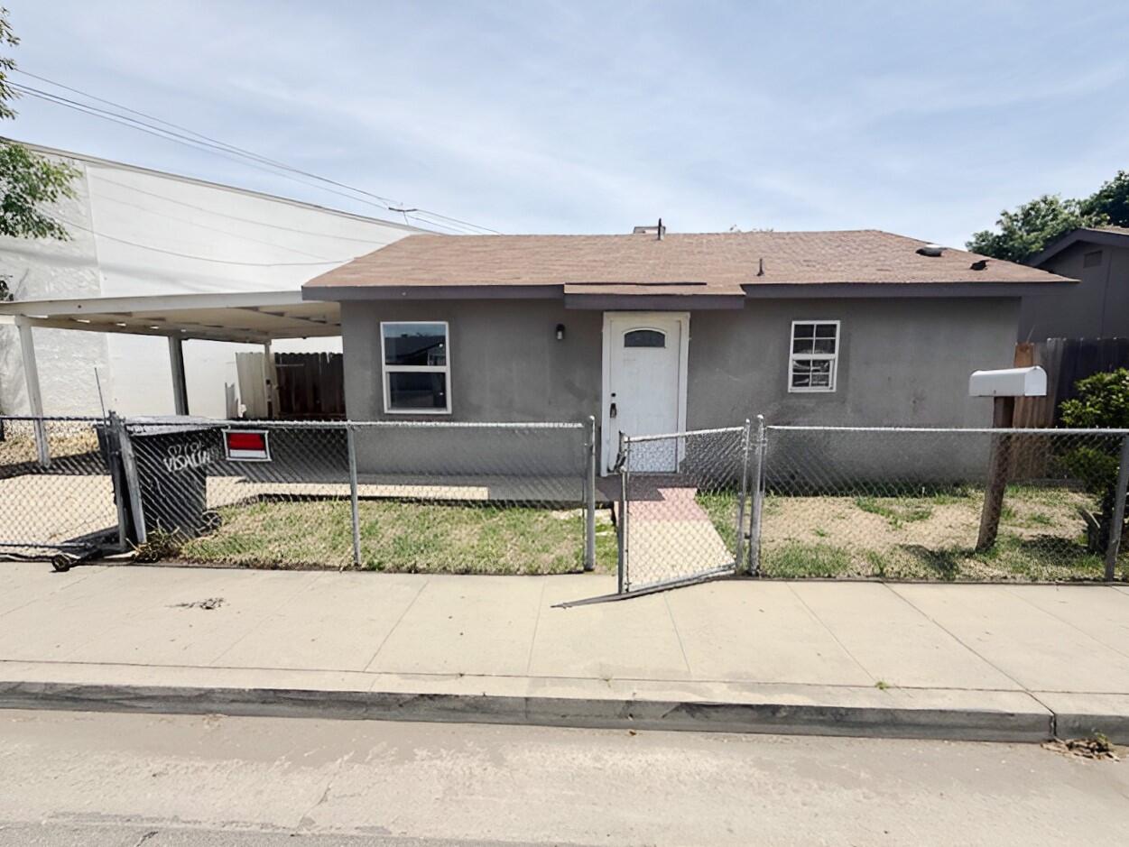 1106 N West St, Visalia, CA 93291