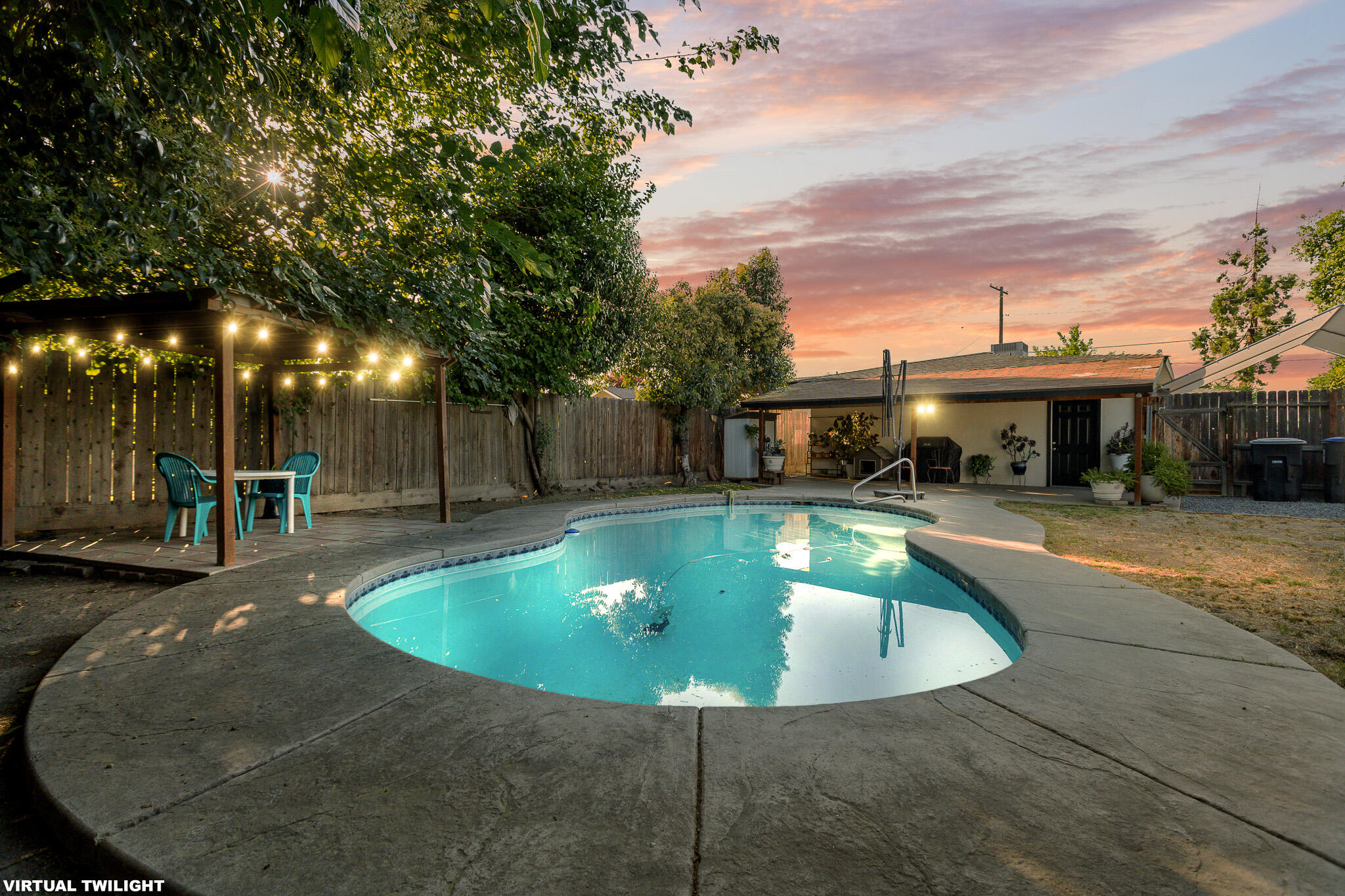 621 E Laurel Ave, Visalia, CA 93292