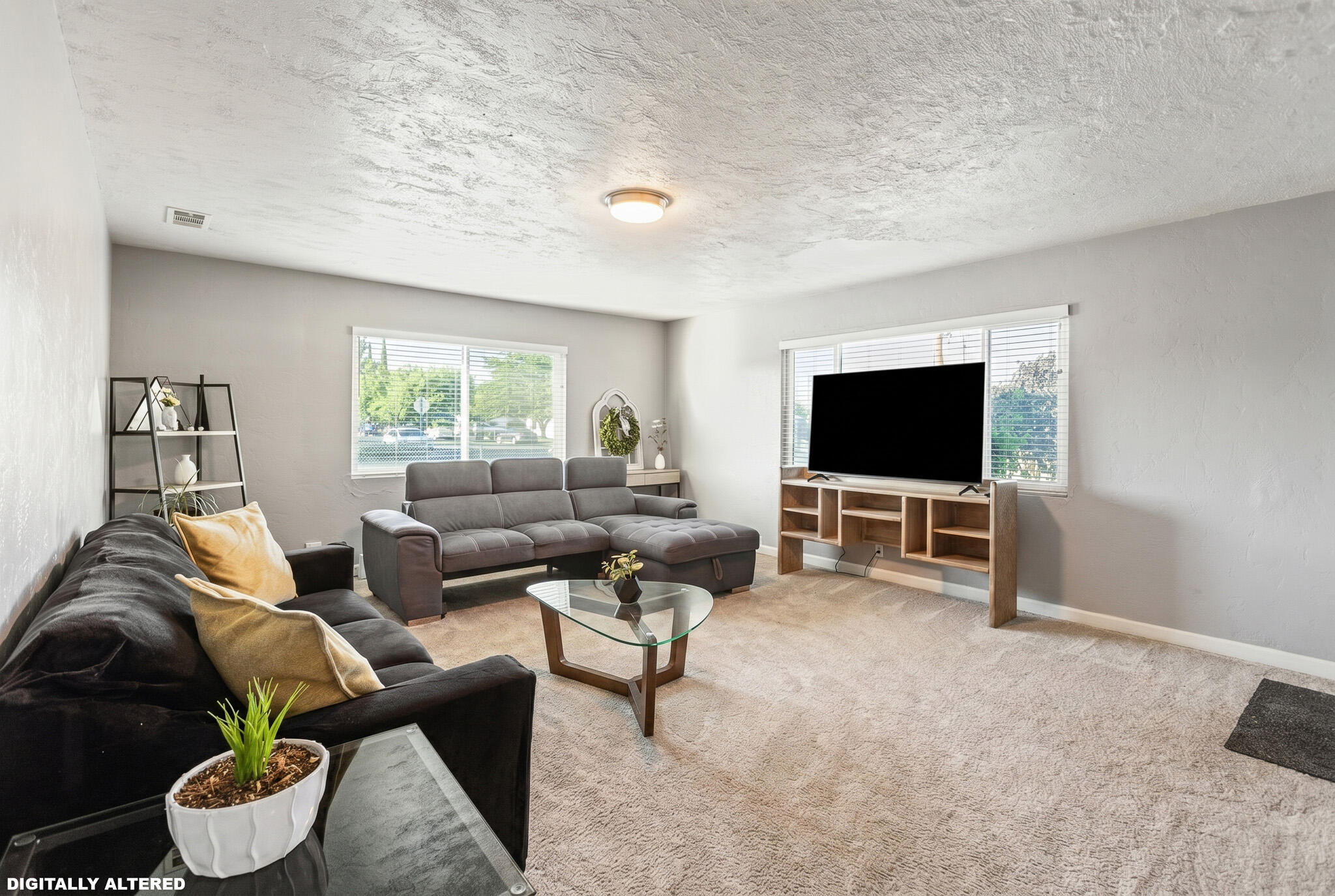 621 E Laurel Ave, Visalia, CA 93292