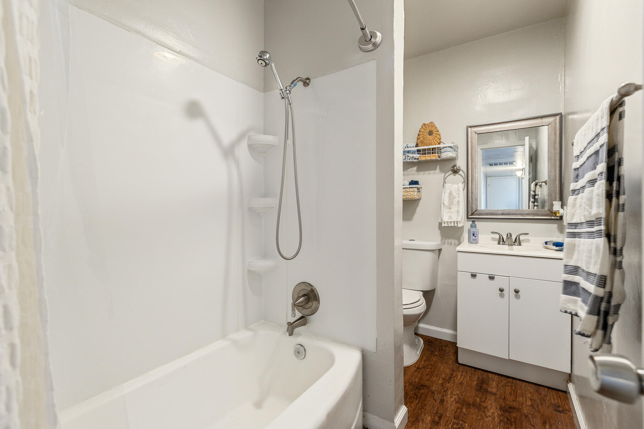 621 E Laurel Ave, Visalia, CA 93292