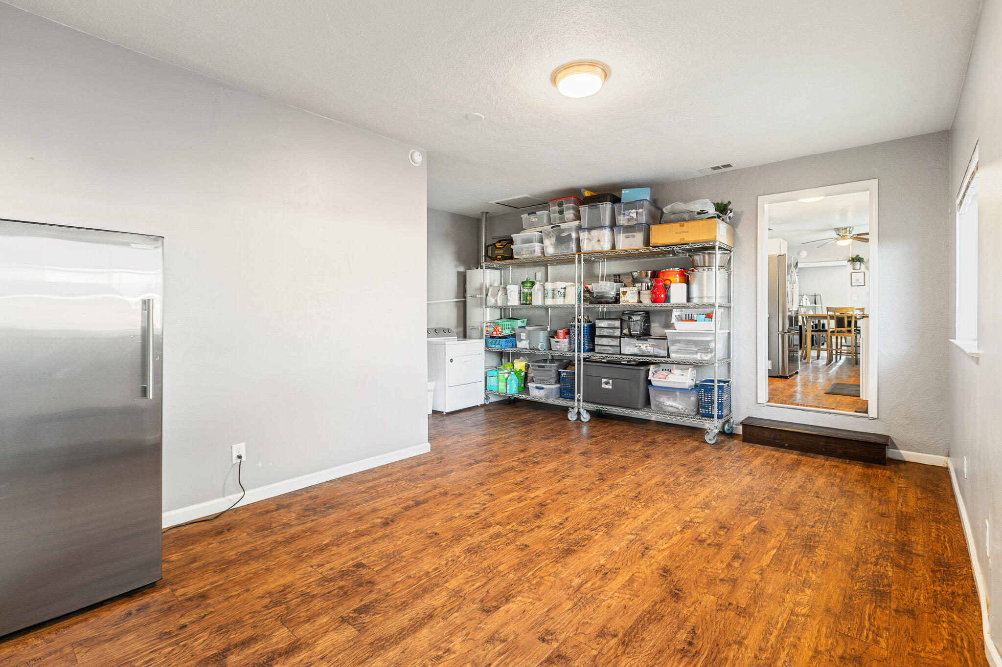 621 E Laurel Ave, Visalia, CA 93292