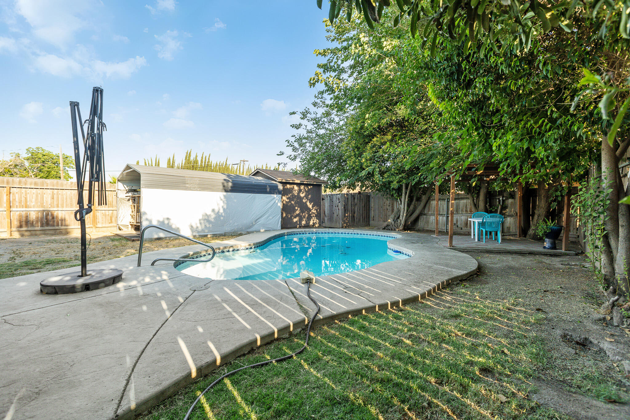 621 E Laurel Ave, Visalia, CA 93292