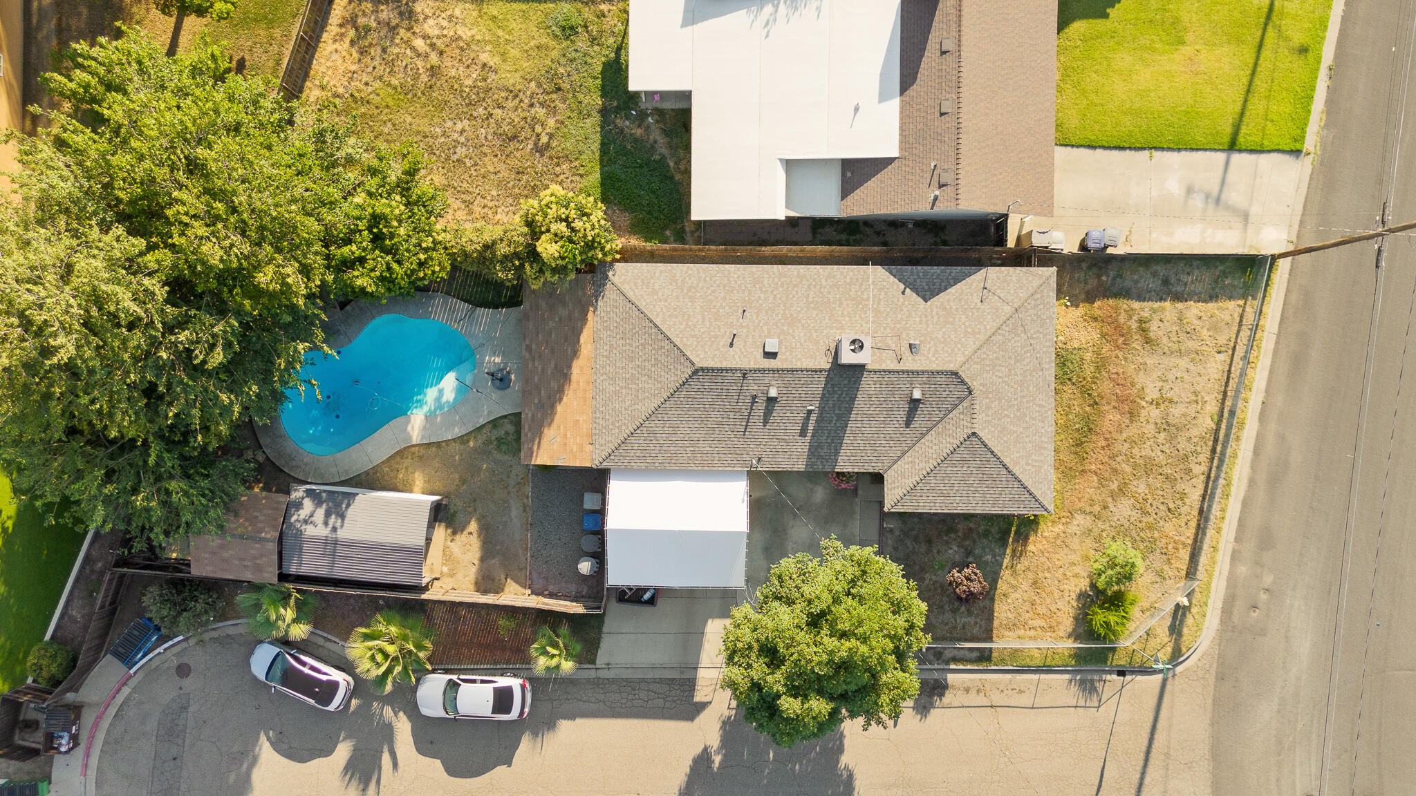 621 E Laurel Ave, Visalia, CA 93292