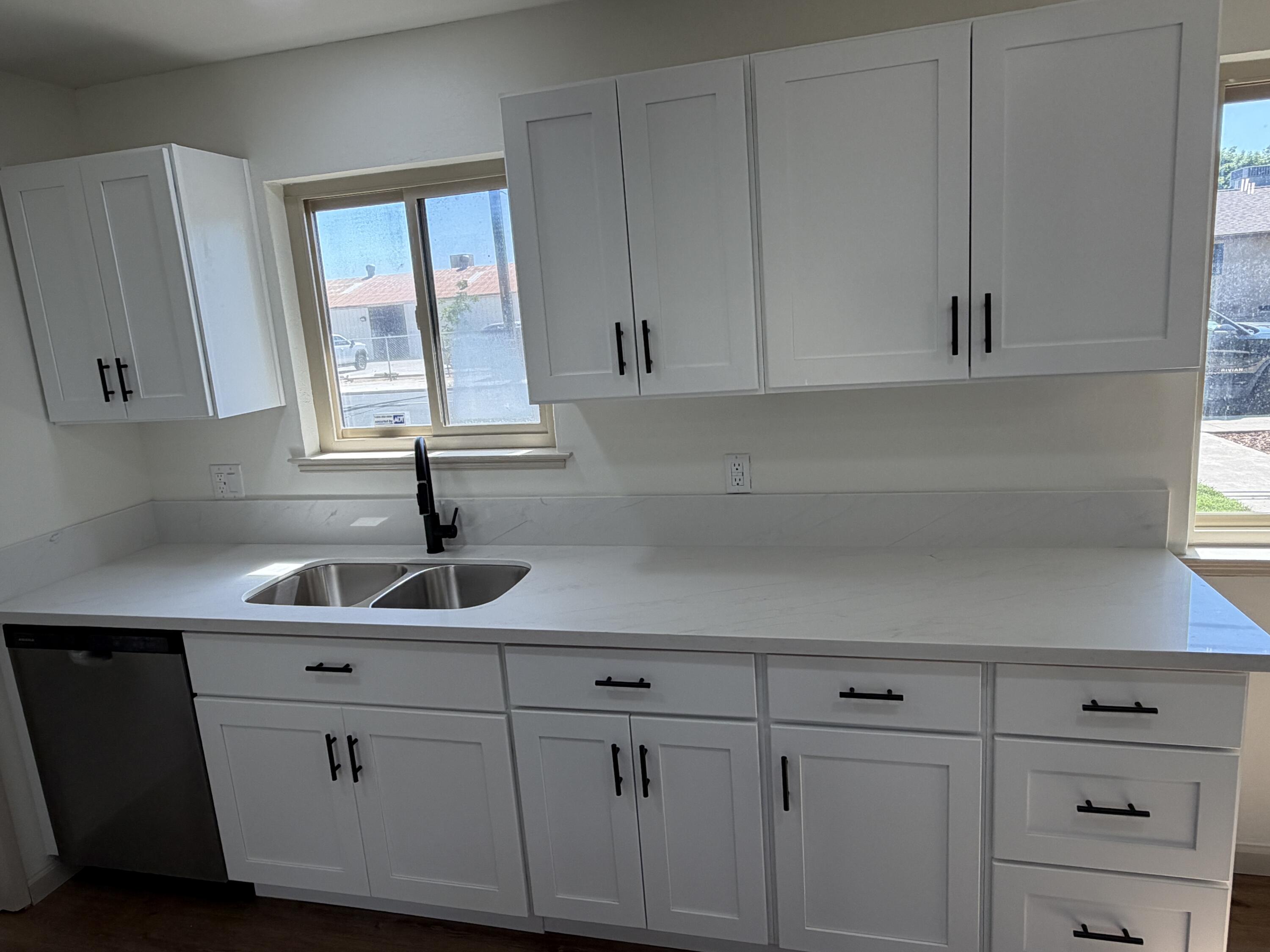 129 Vine St, Lemoore, CA 93245