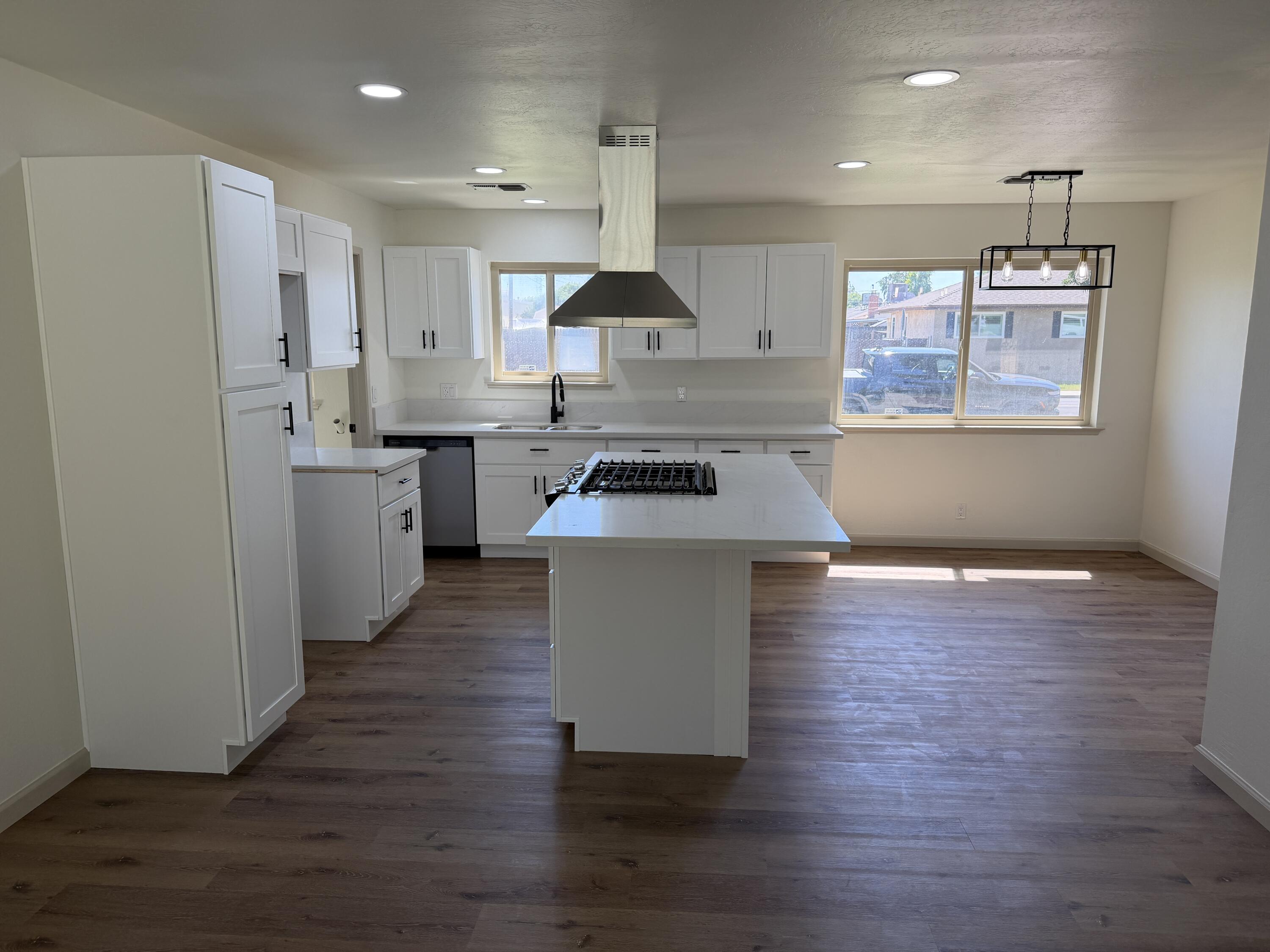 129 Vine St, Lemoore, CA 93245