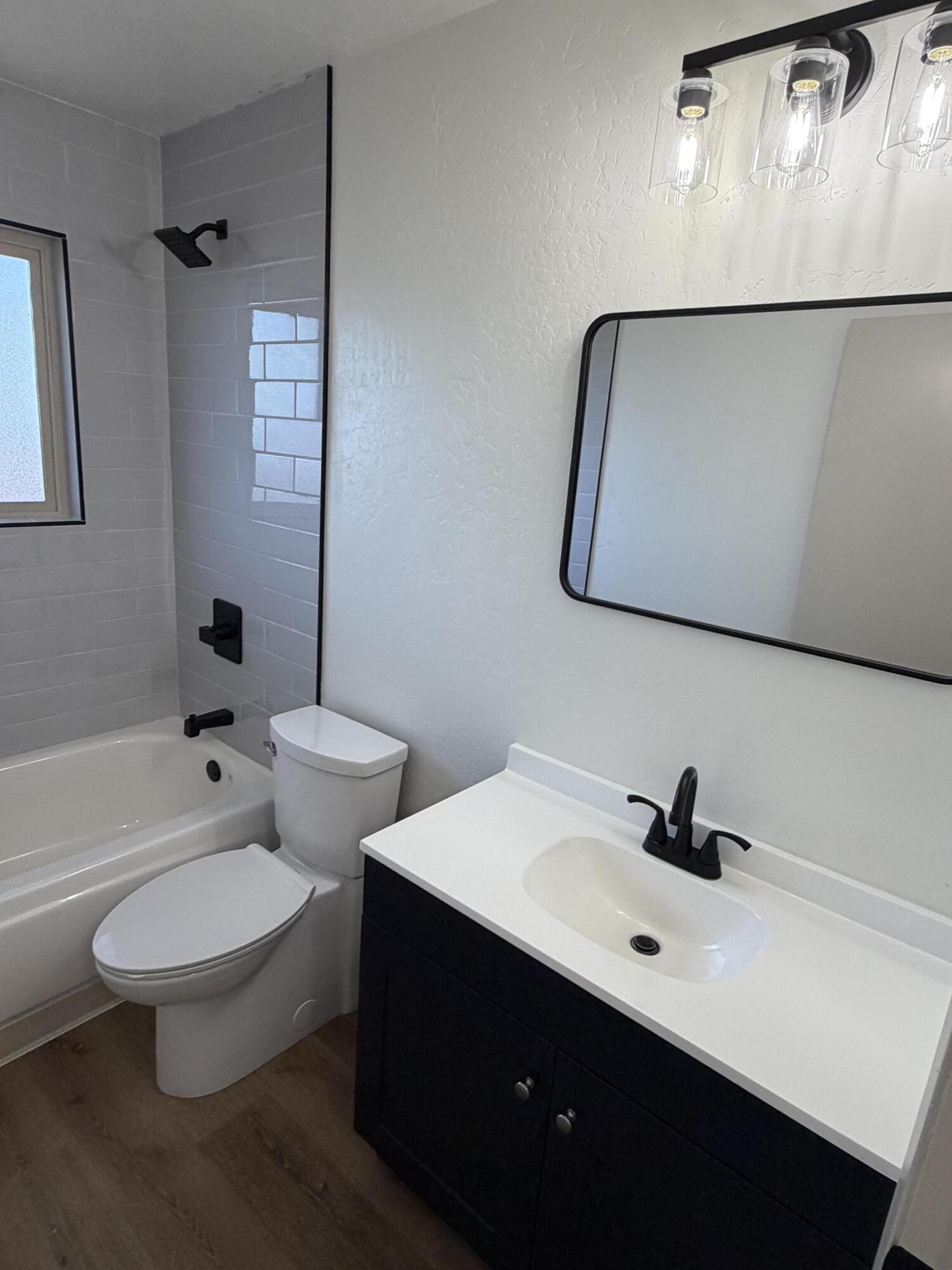 129 Vine St, Lemoore, CA 93245