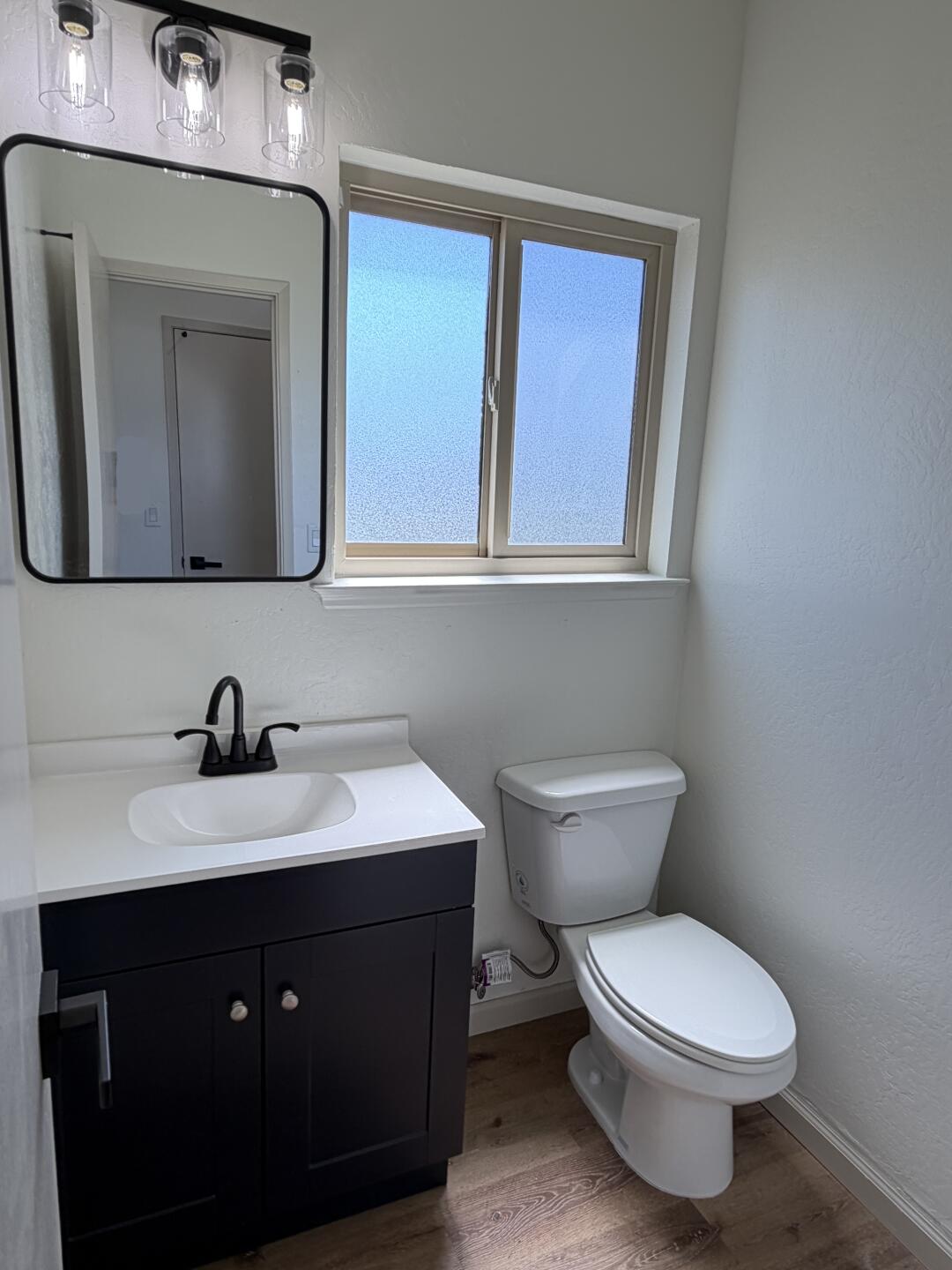 129 Vine St, Lemoore, CA 93245
