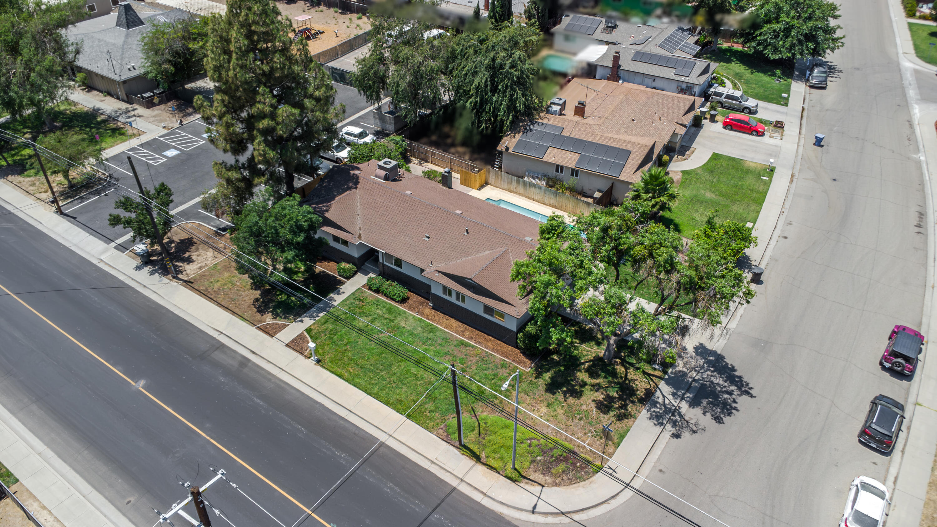 129 Vine St, Lemoore, CA 93245
