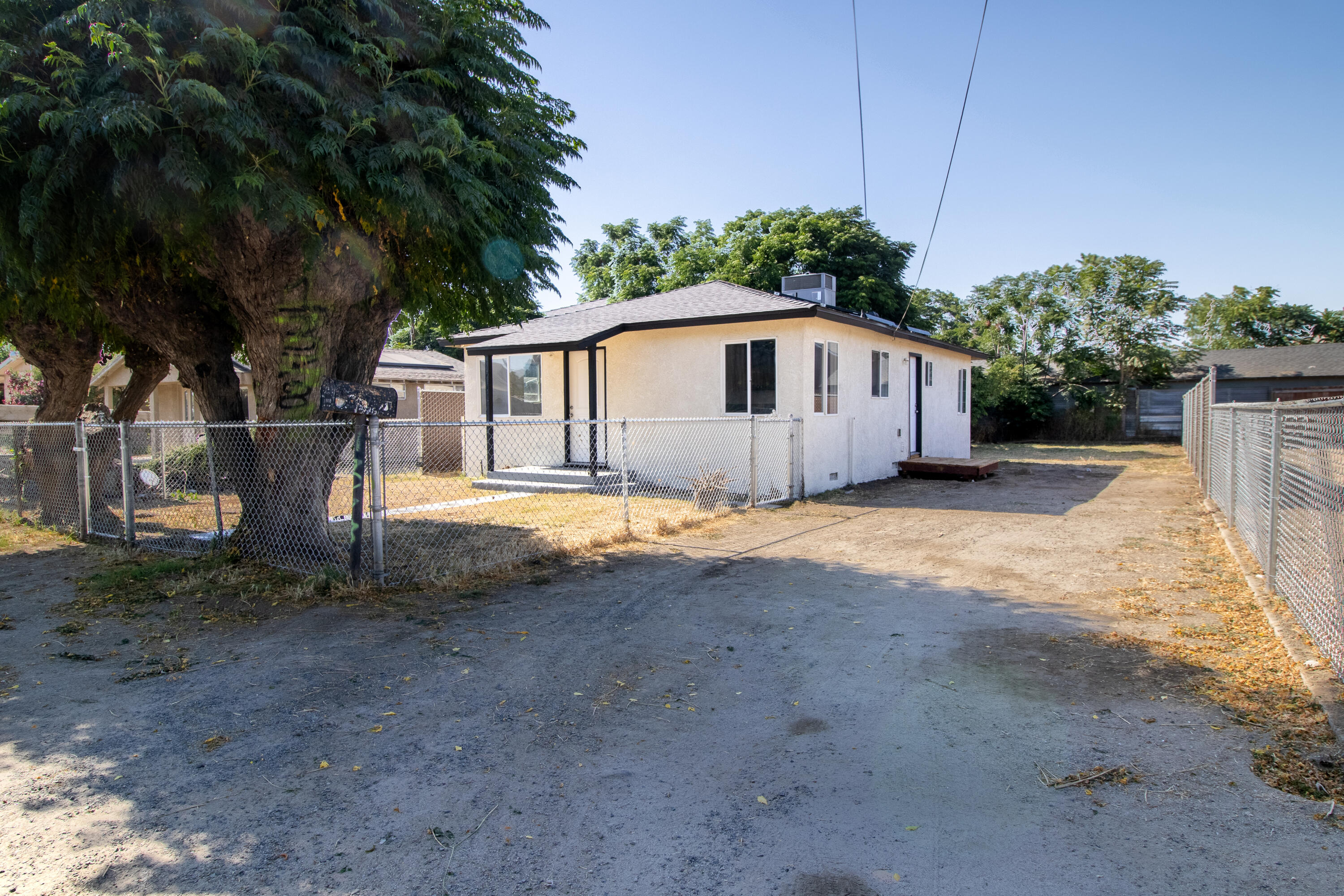 1378 E Tyler Ave Ln, Porterville, CA 93257