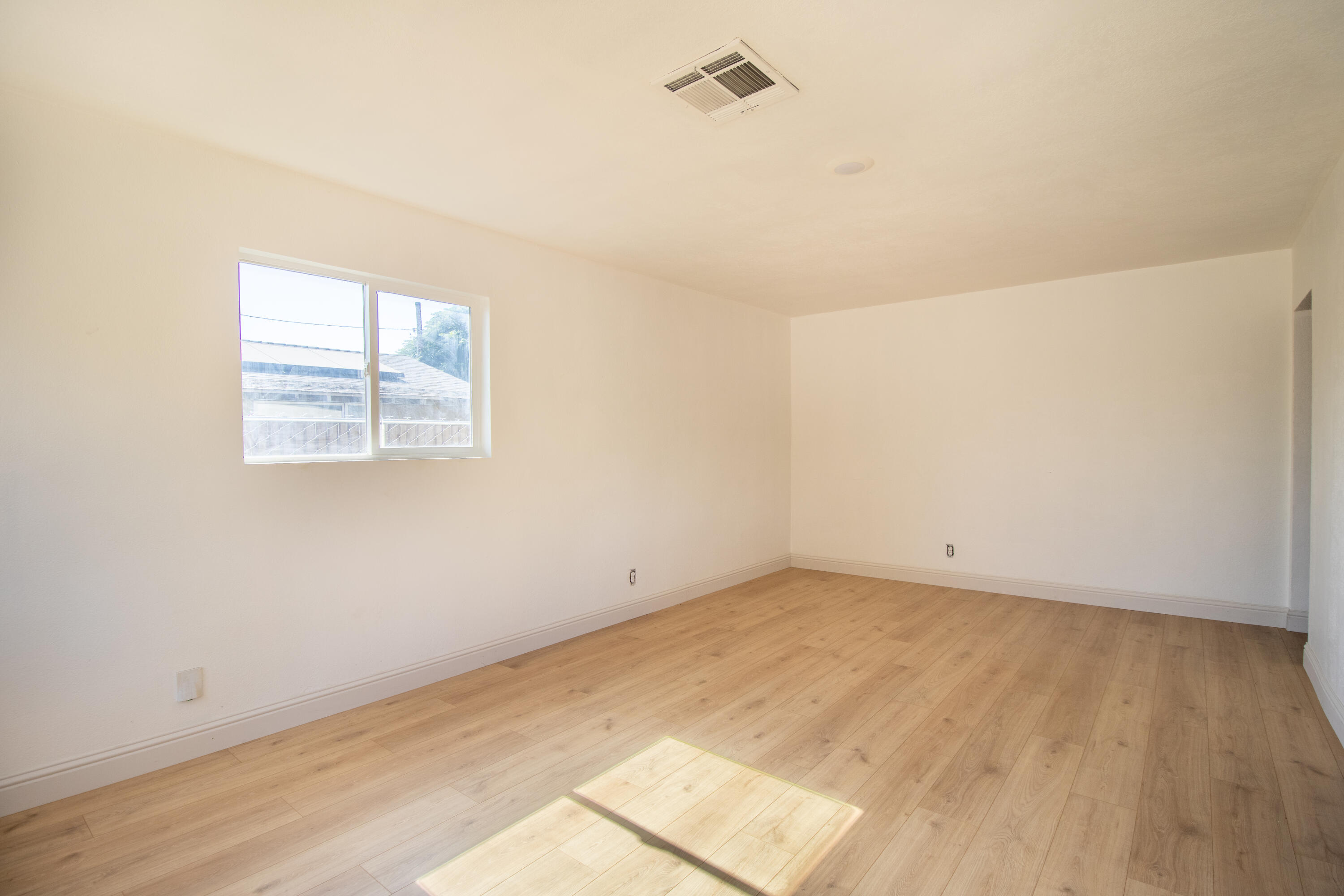 1378 E Tyler Ave Ln, Porterville, CA 93257