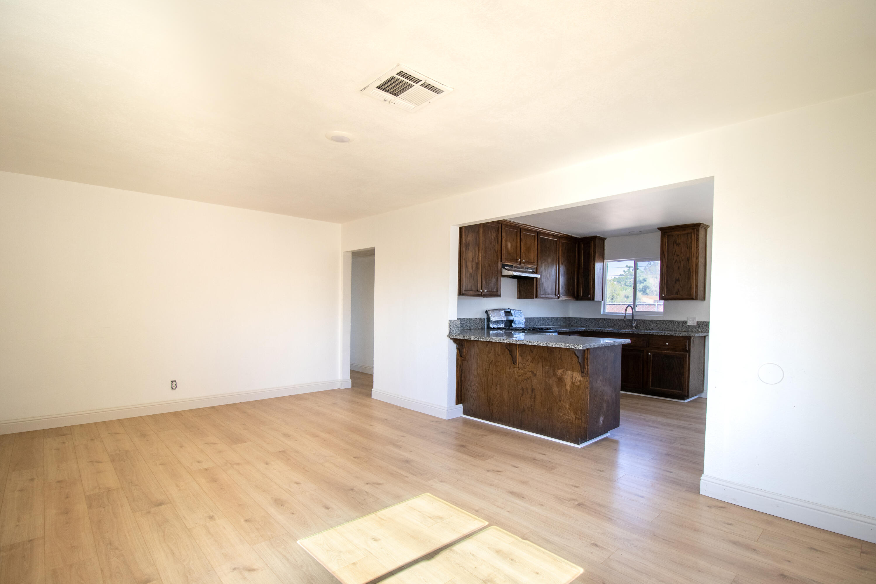 1378 E Tyler Ave Ln, Porterville, CA 93257