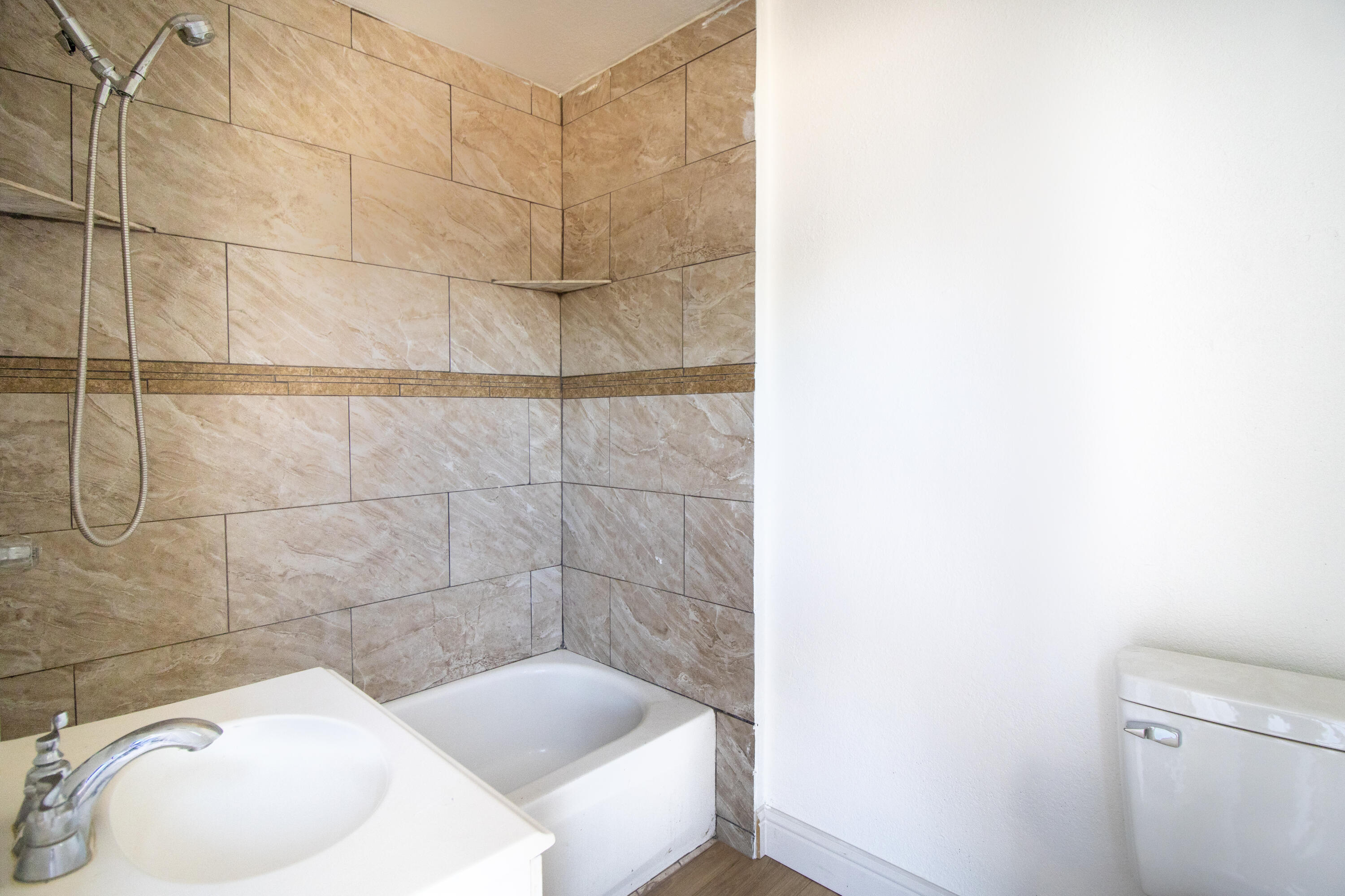1378 E Tyler Ave Ln, Porterville, CA 93257