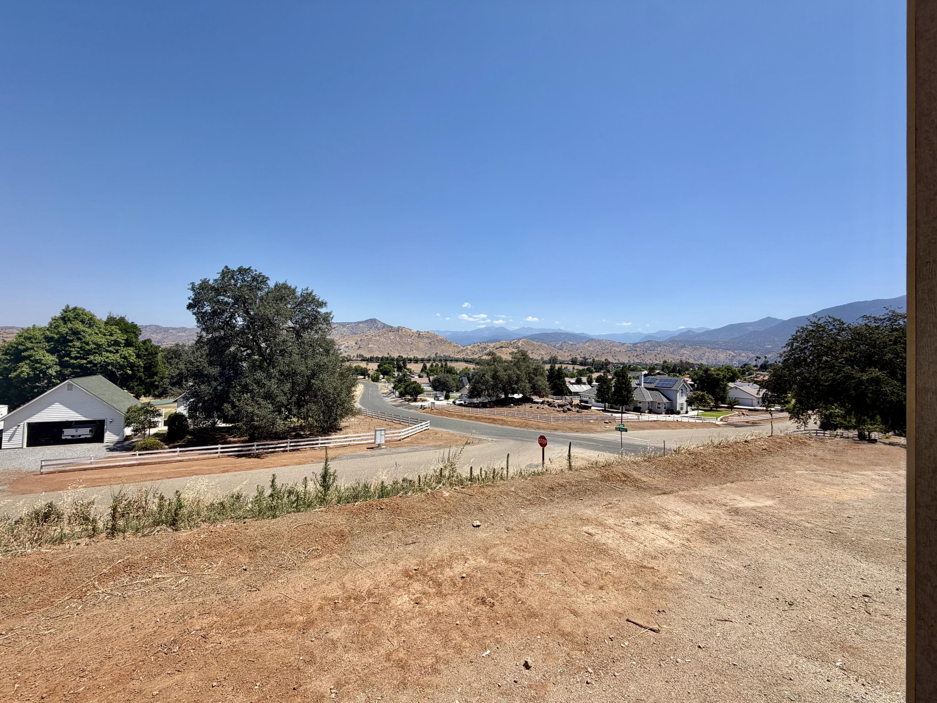 16422 Wardlaw Dr, Springville, CA 93265