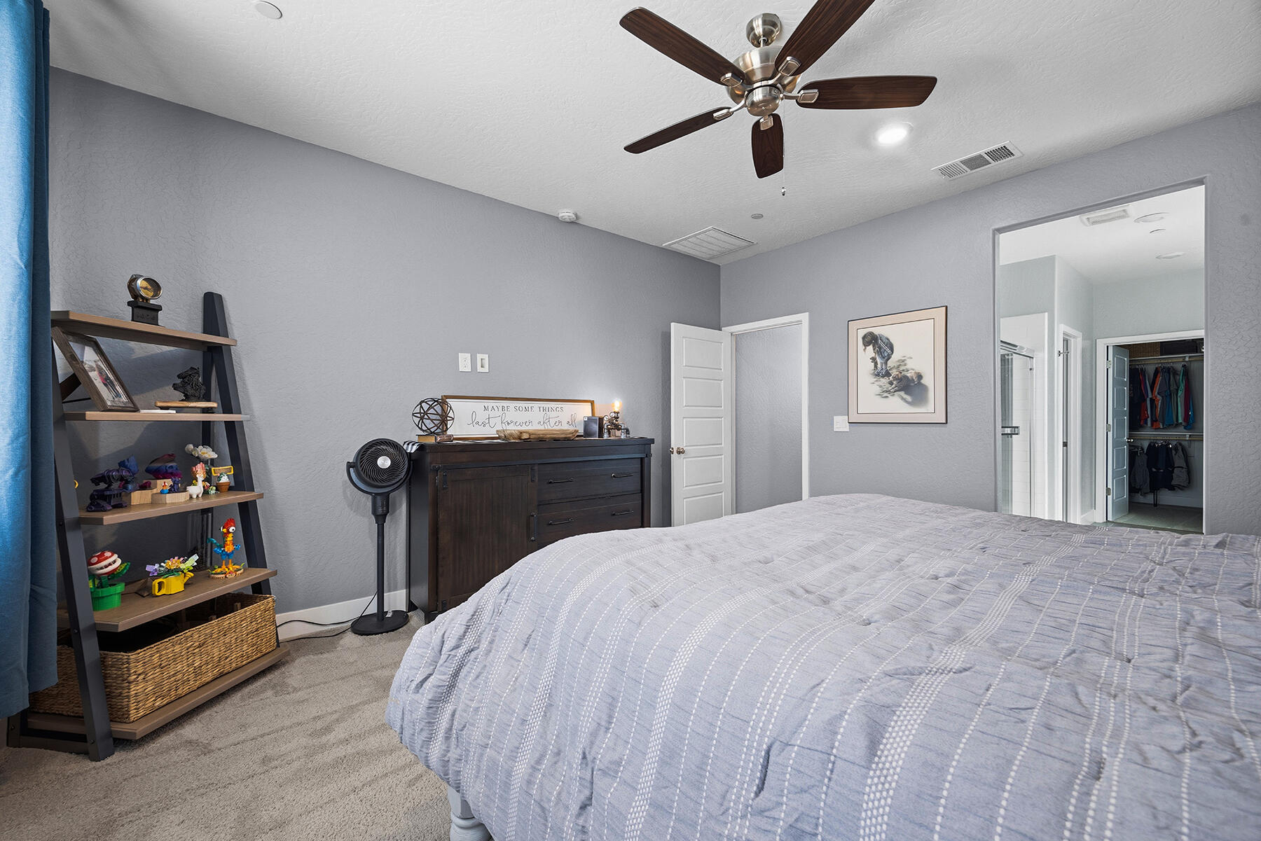 123 E Tyler Ave, Visalia, CA 93291