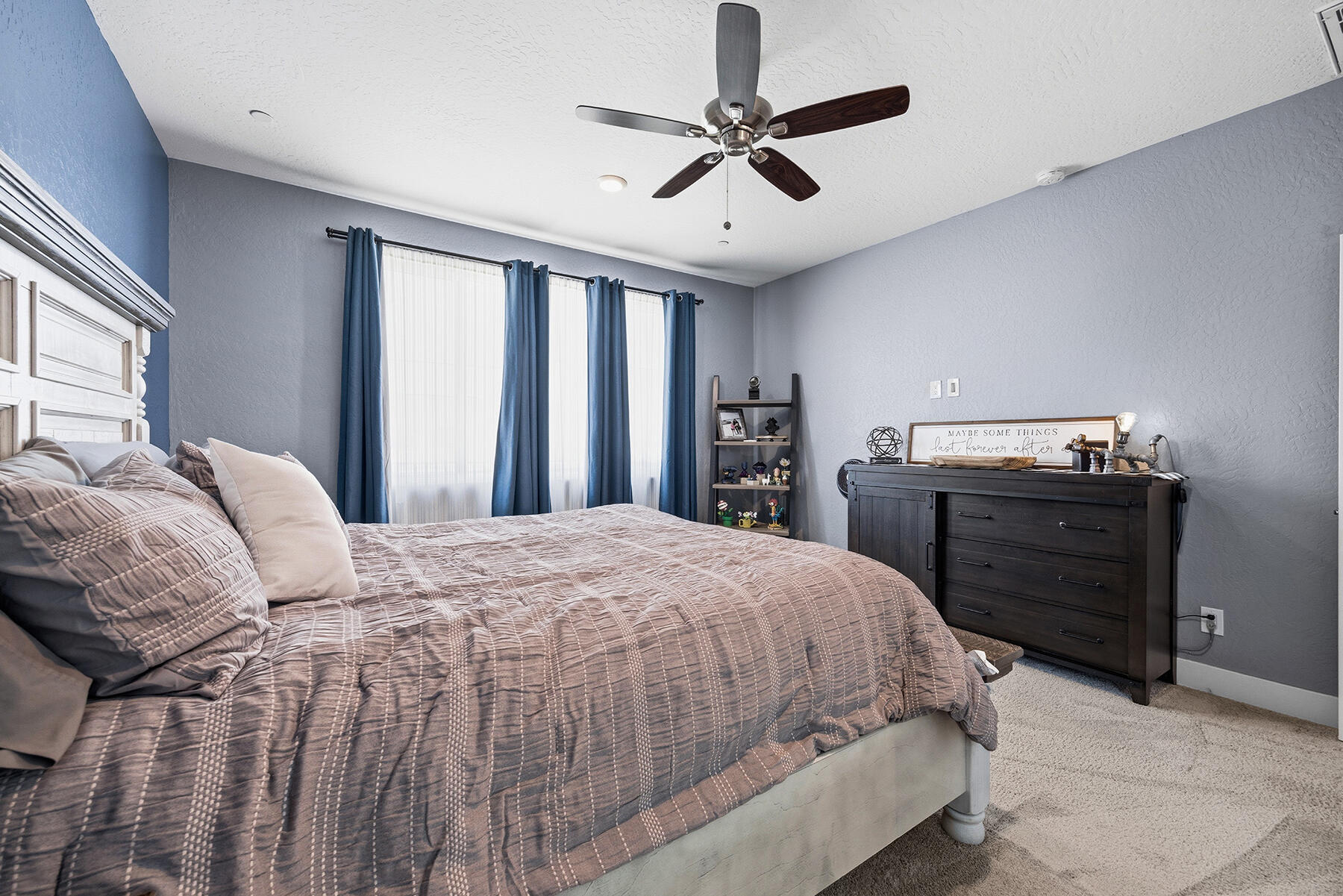 123 E Tyler Ave, Visalia, CA 93291