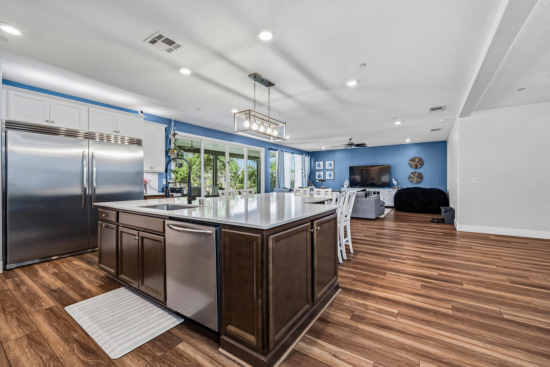 123 E Tyler Ave, Visalia, CA 93291