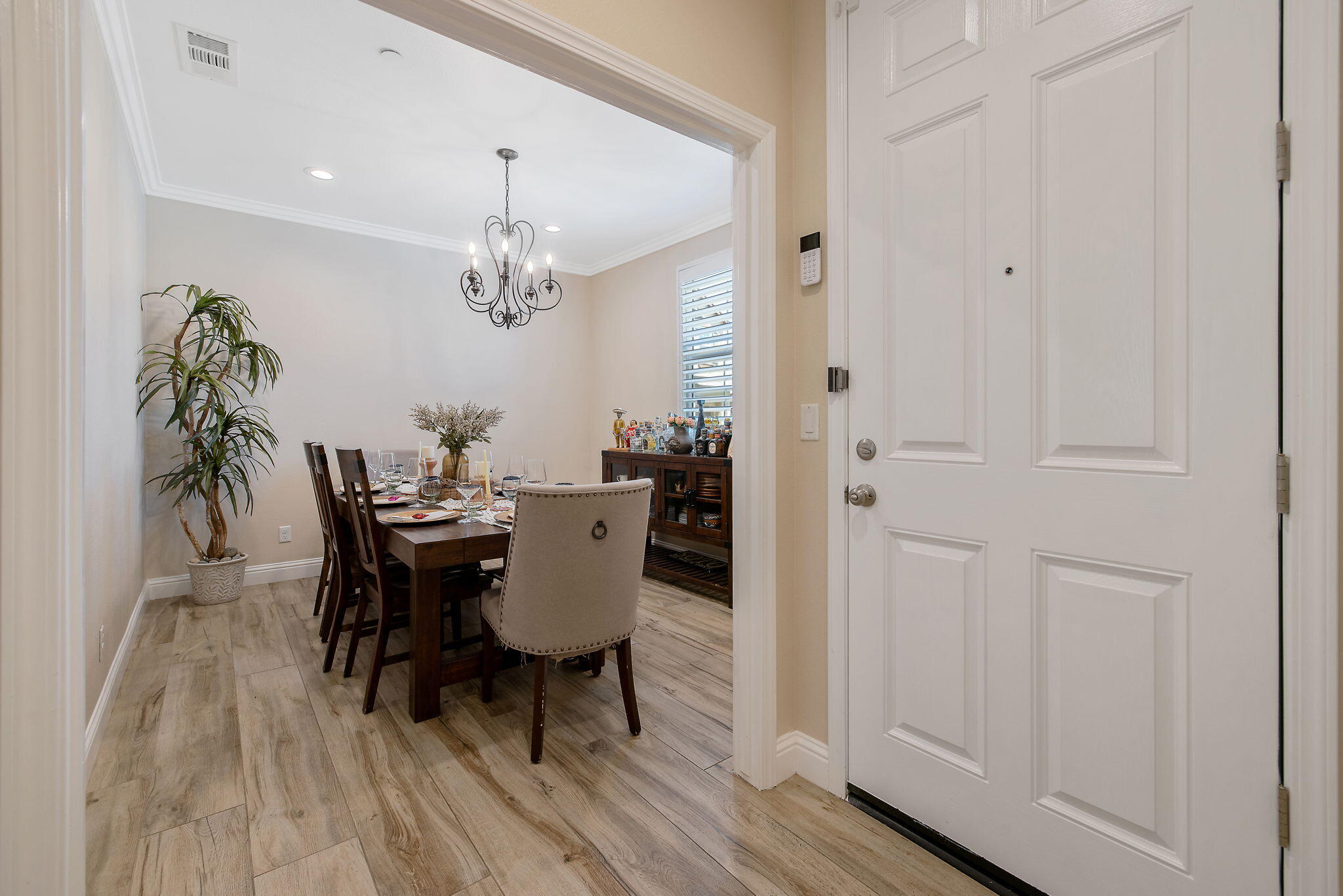 908 Tuscany Ct, Lemoore, CA 93245