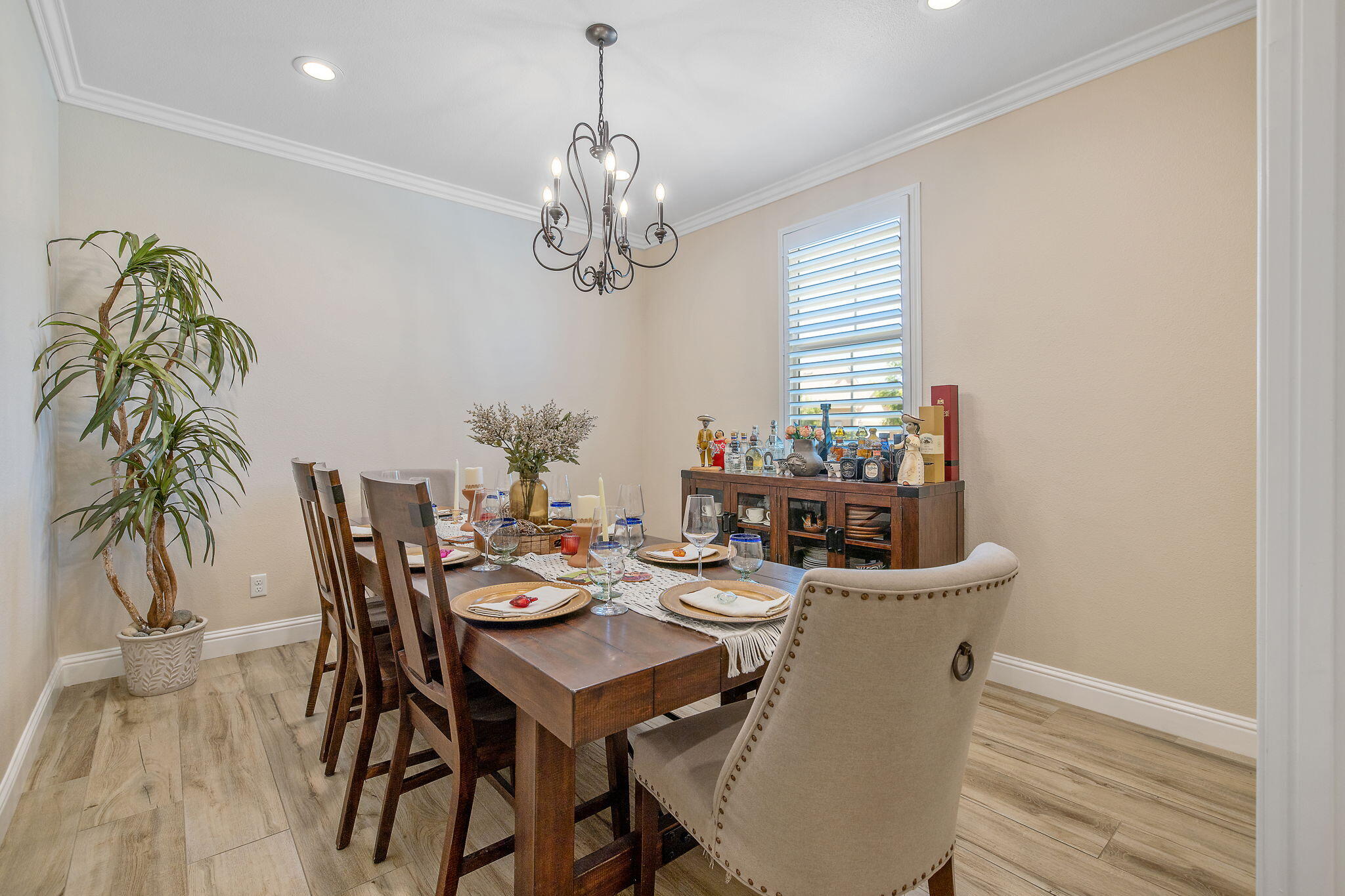 908 Tuscany Ct, Lemoore, CA 93245