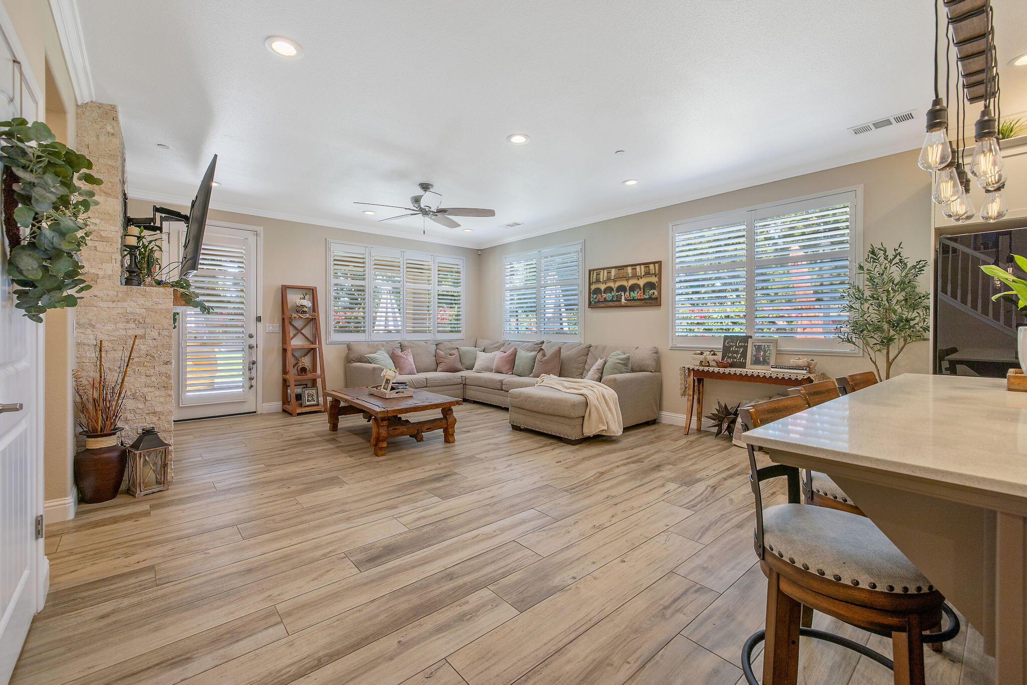 908 Tuscany Ct, Lemoore, CA 93245