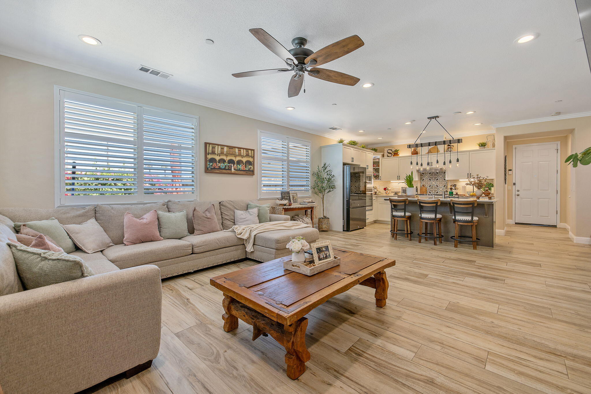 908 Tuscany Ct, Lemoore, CA 93245