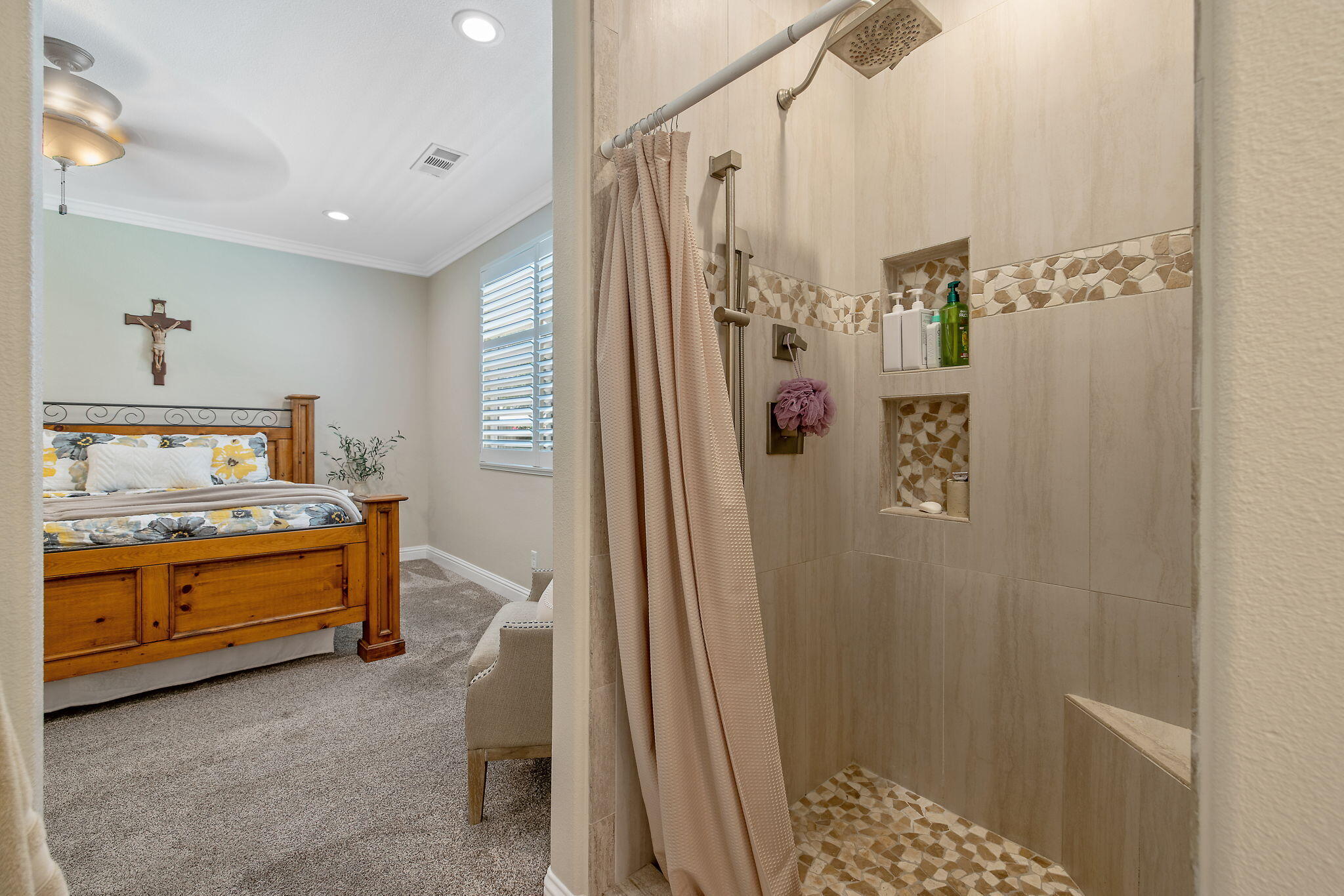 908 Tuscany Ct, Lemoore, CA 93245