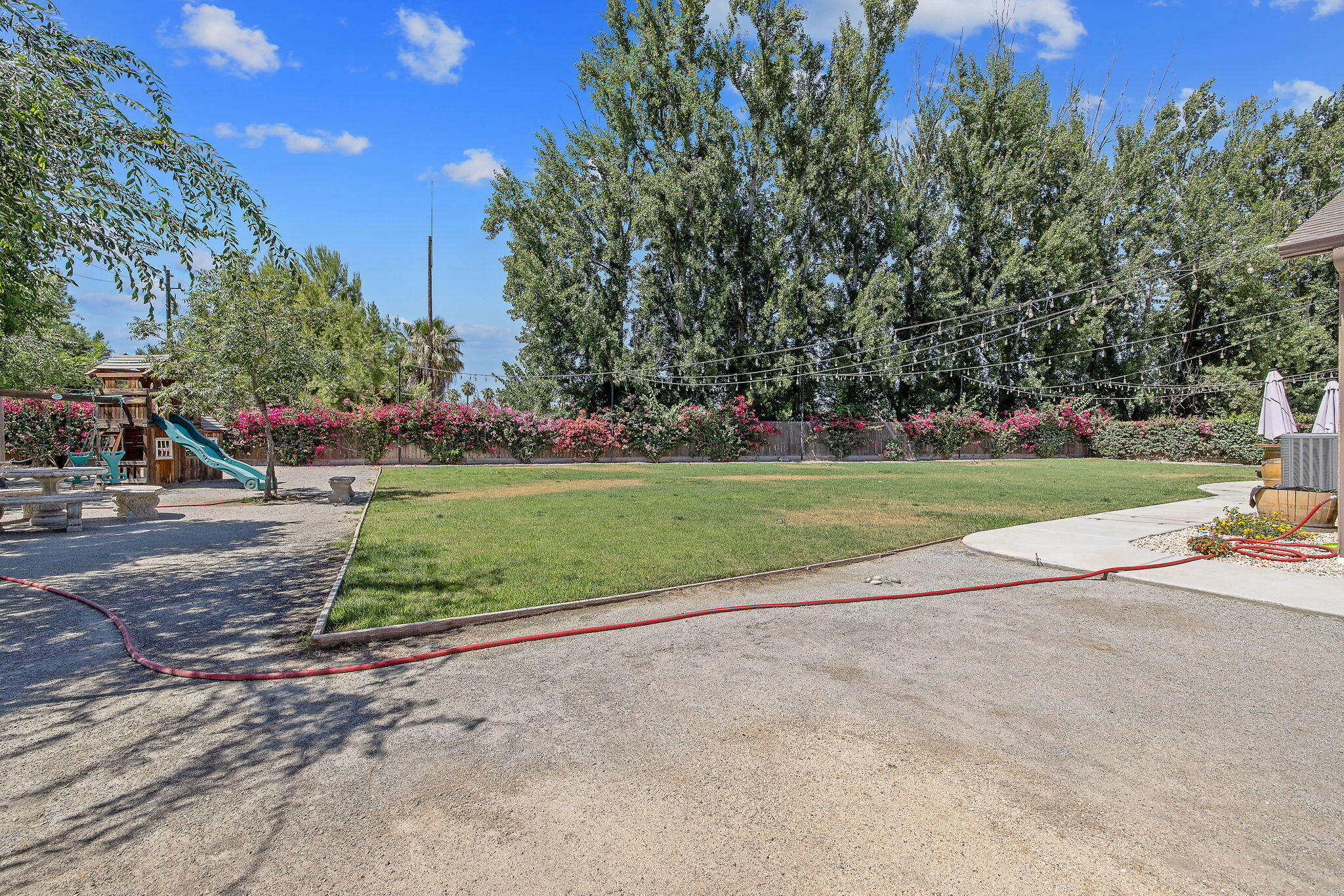 908 Tuscany Ct, Lemoore, CA 93245