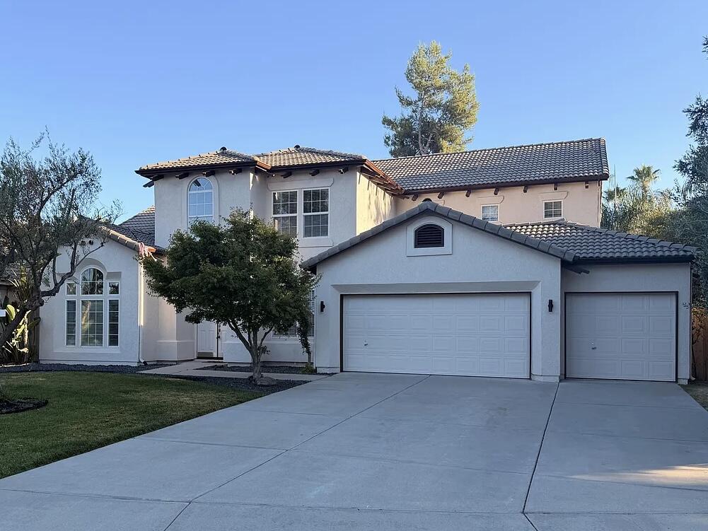 5408 W Perez Ave, Visalia, CA 93291