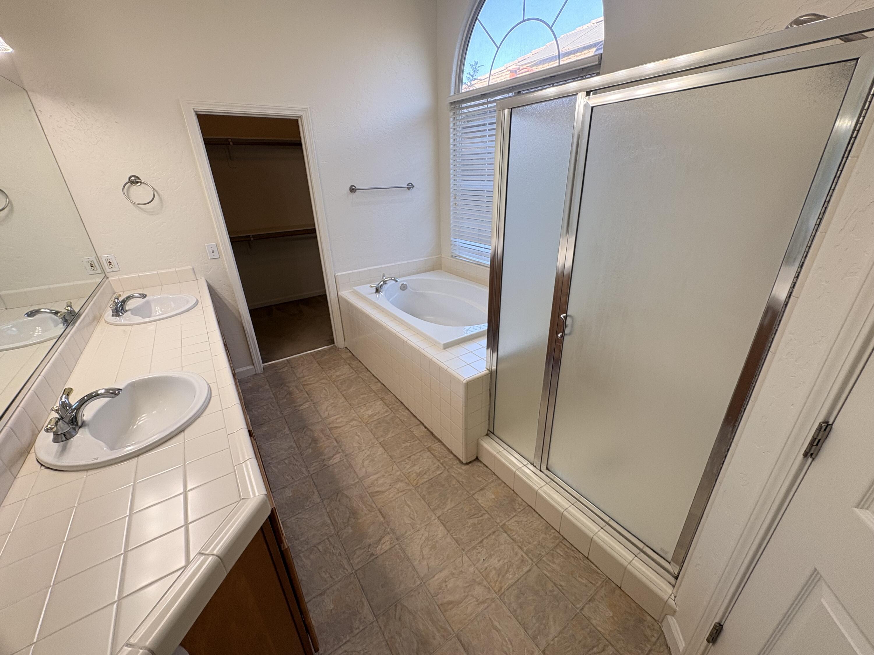 5408 W Perez Ave, Visalia, CA 93291
