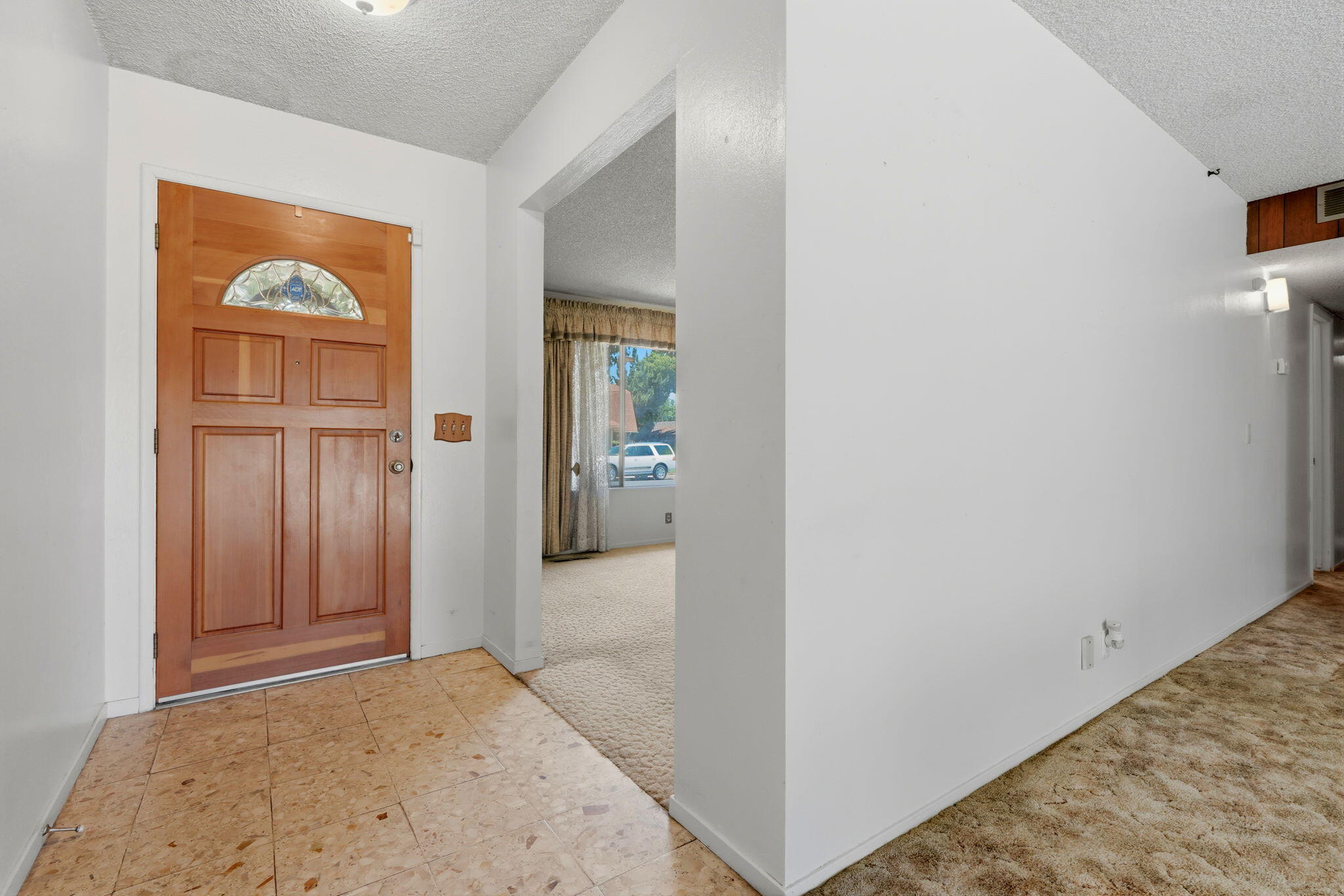 1522 E Bolinger Way, Dinuba, CA 93618