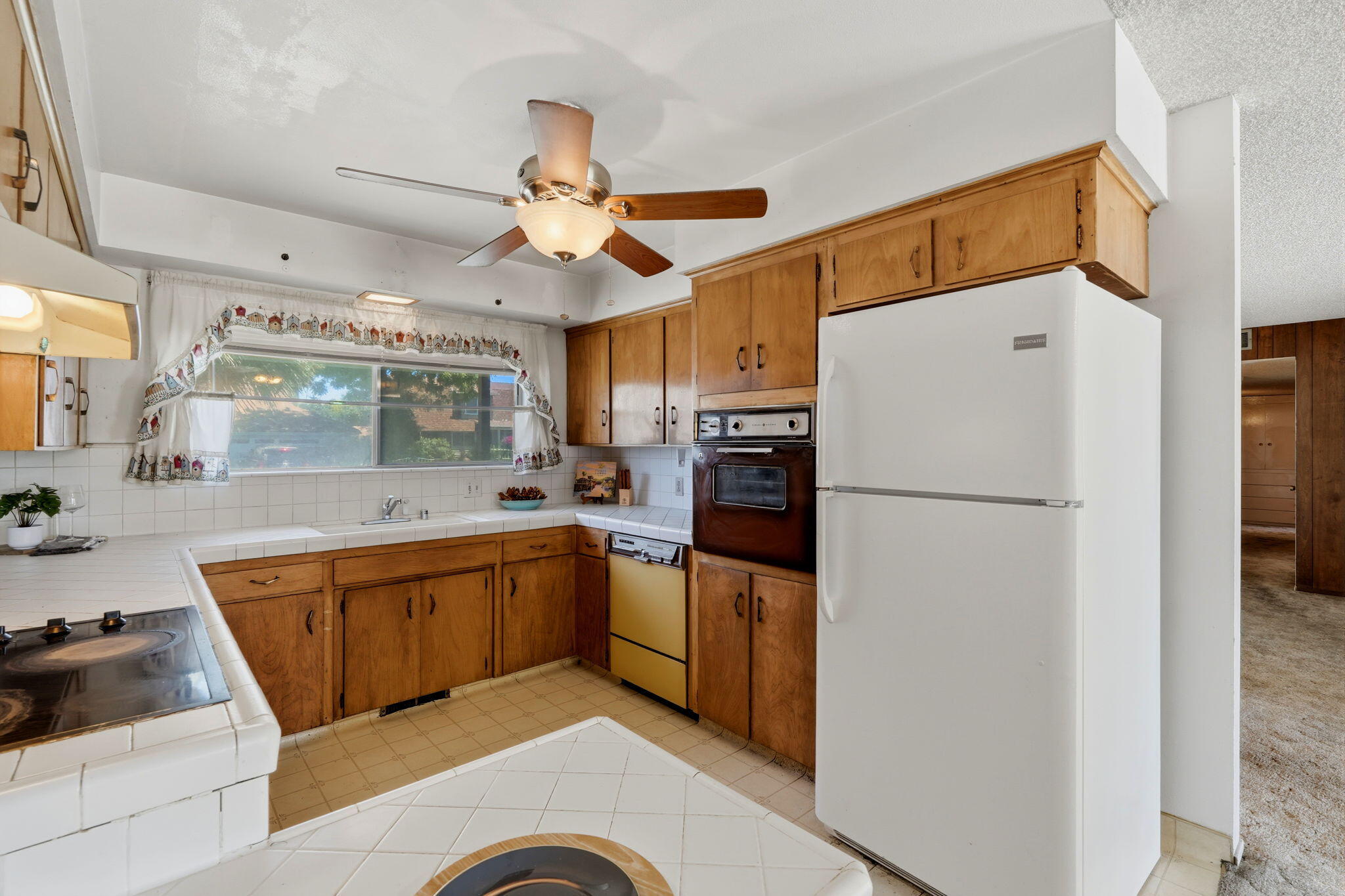 1522 E Bolinger Way, Dinuba, CA 93618
