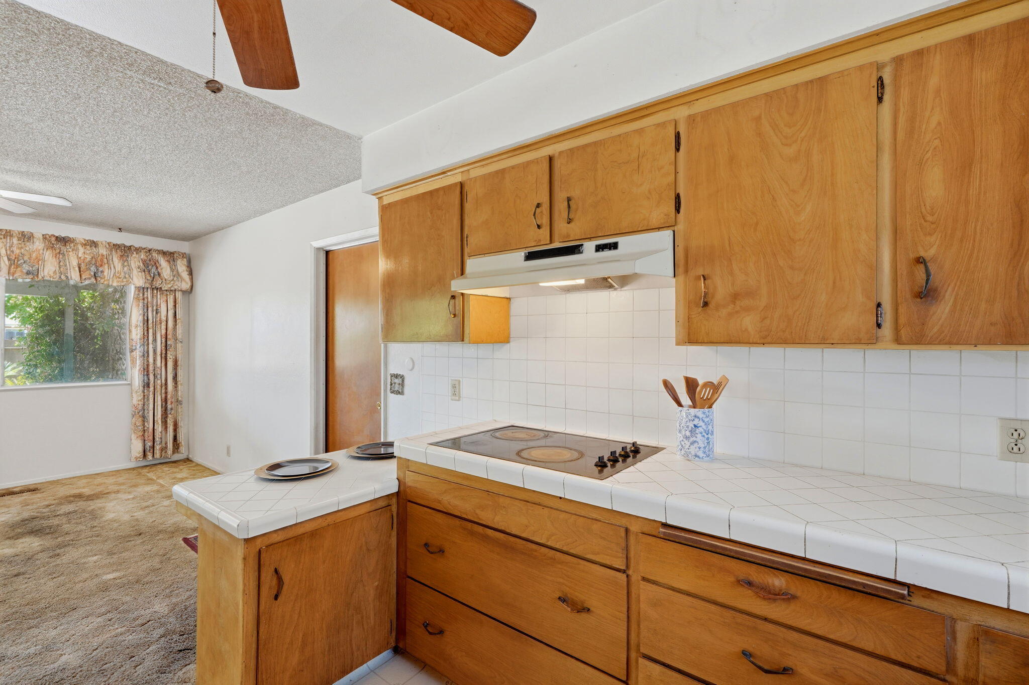 1522 E Bolinger Way, Dinuba, CA 93618