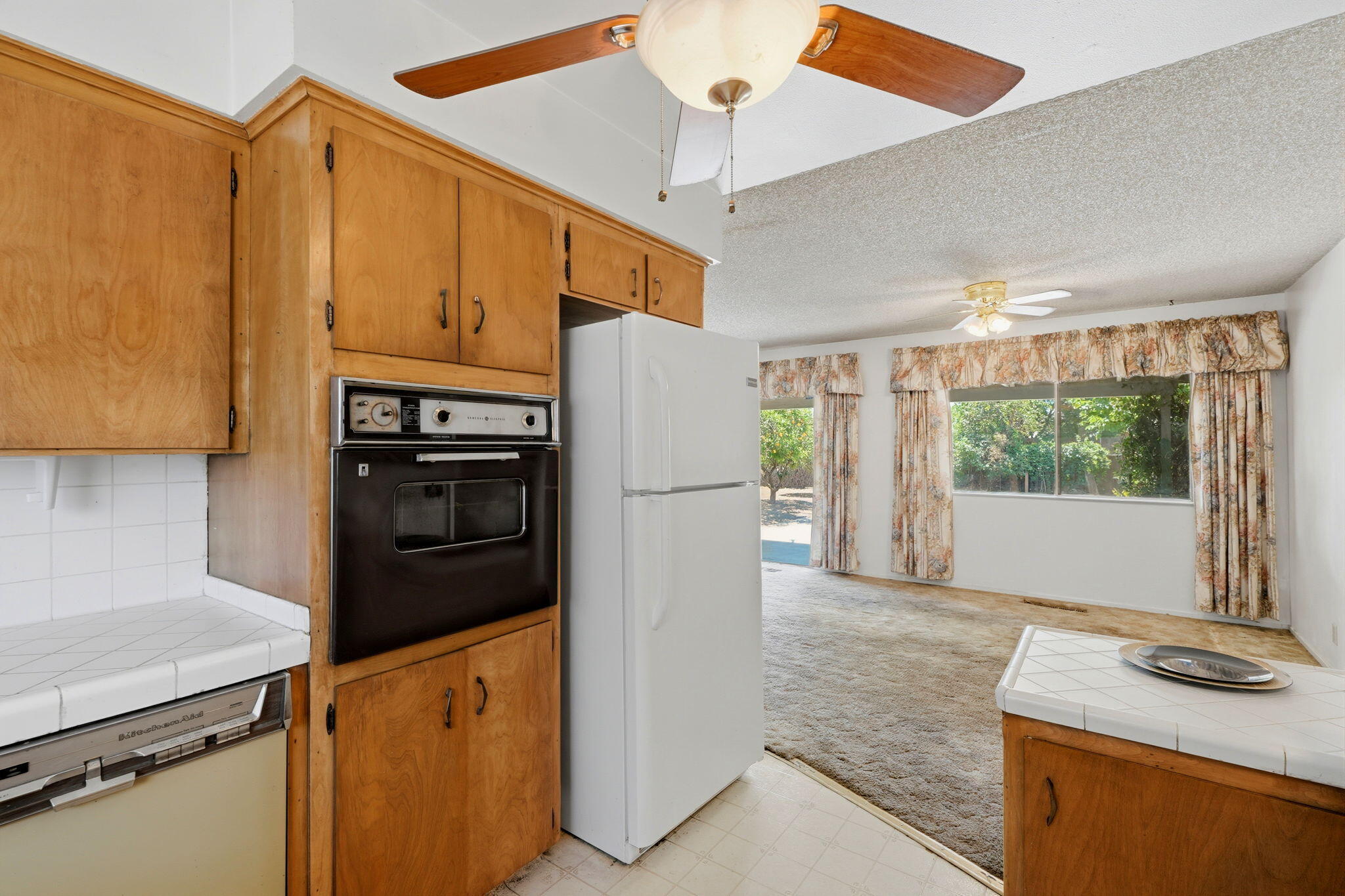 1522 E Bolinger Way, Dinuba, CA 93618