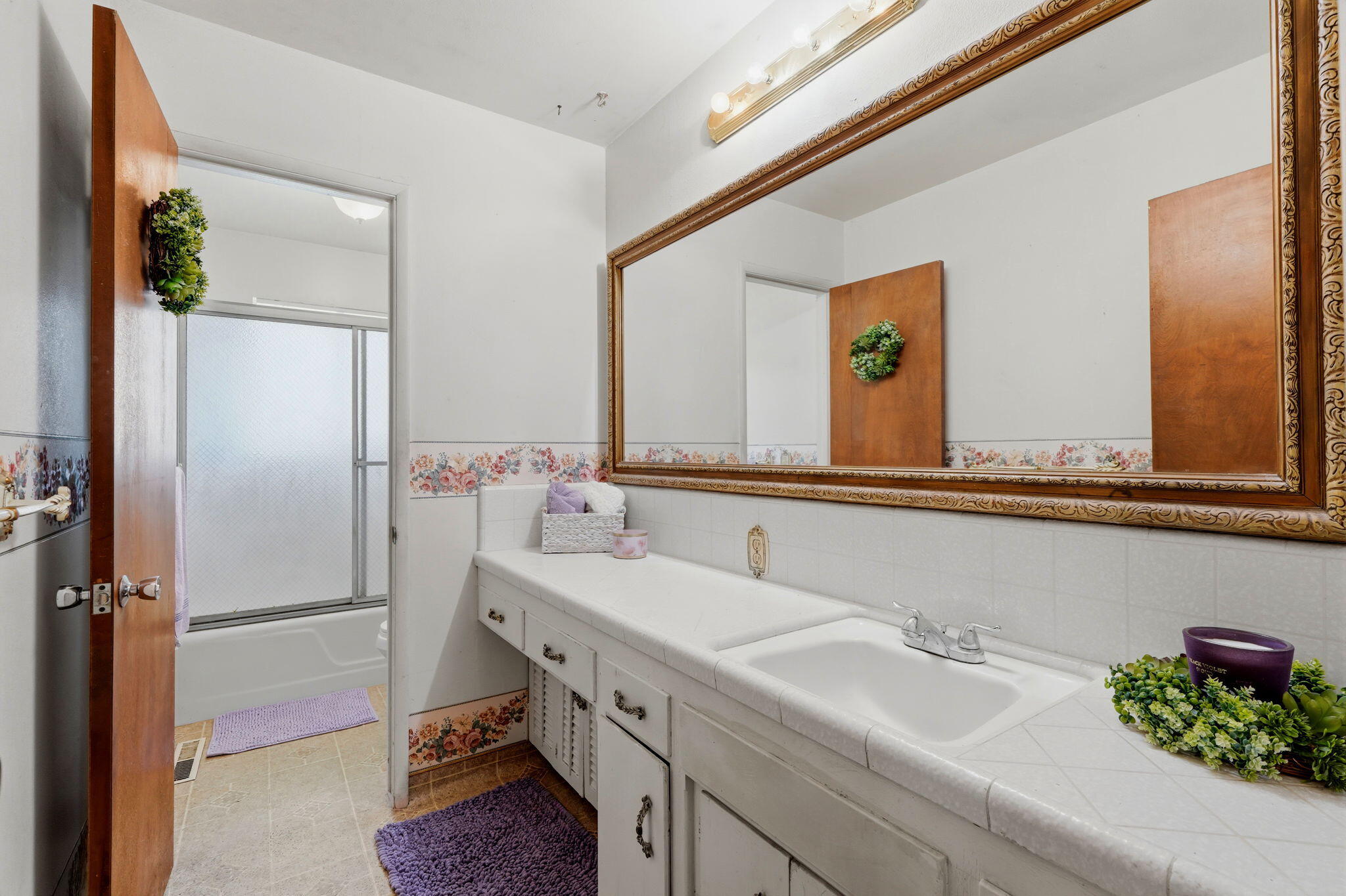 1522 E Bolinger Way, Dinuba, CA 93618