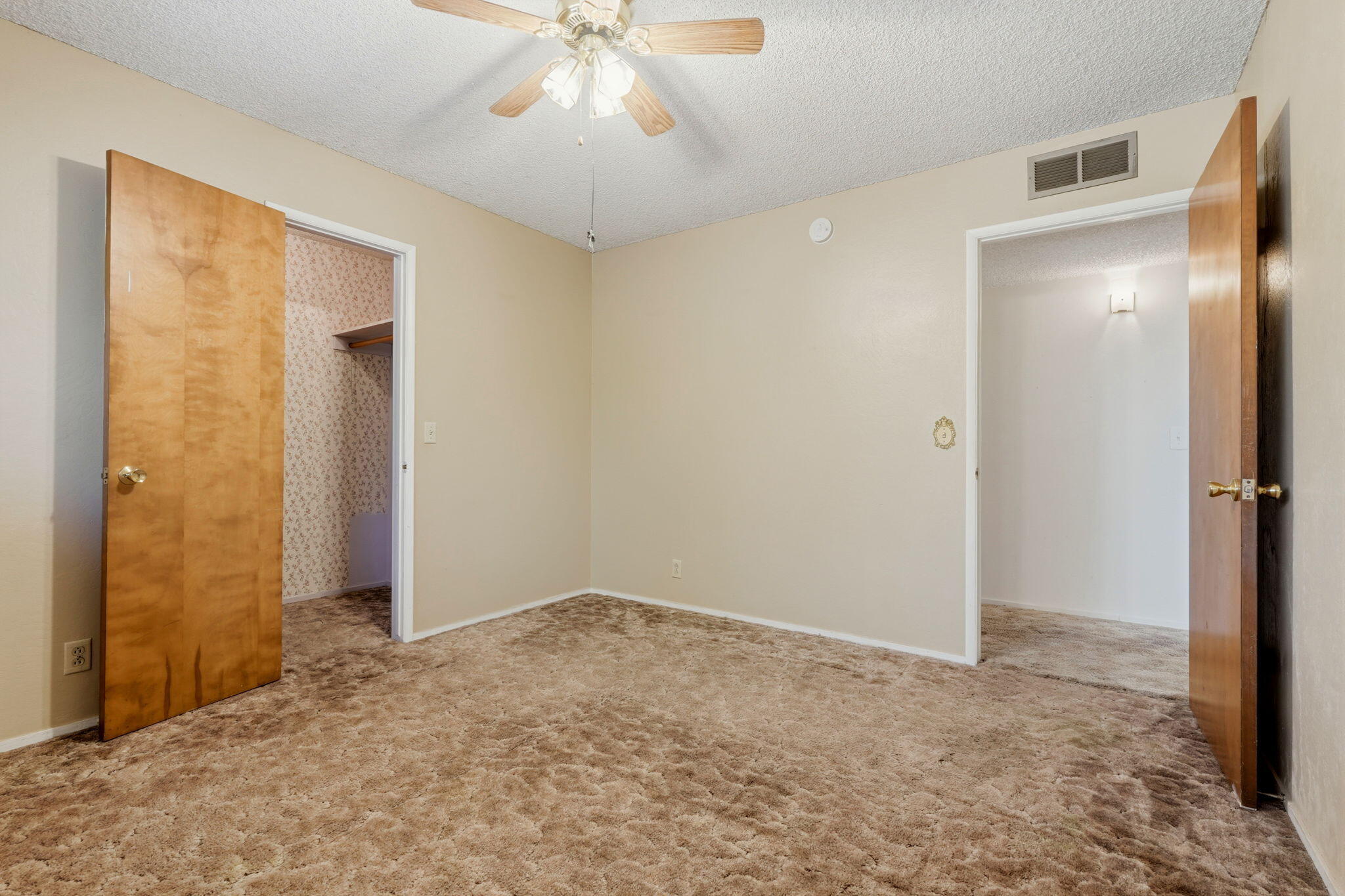 1522 E Bolinger Way, Dinuba, CA 93618