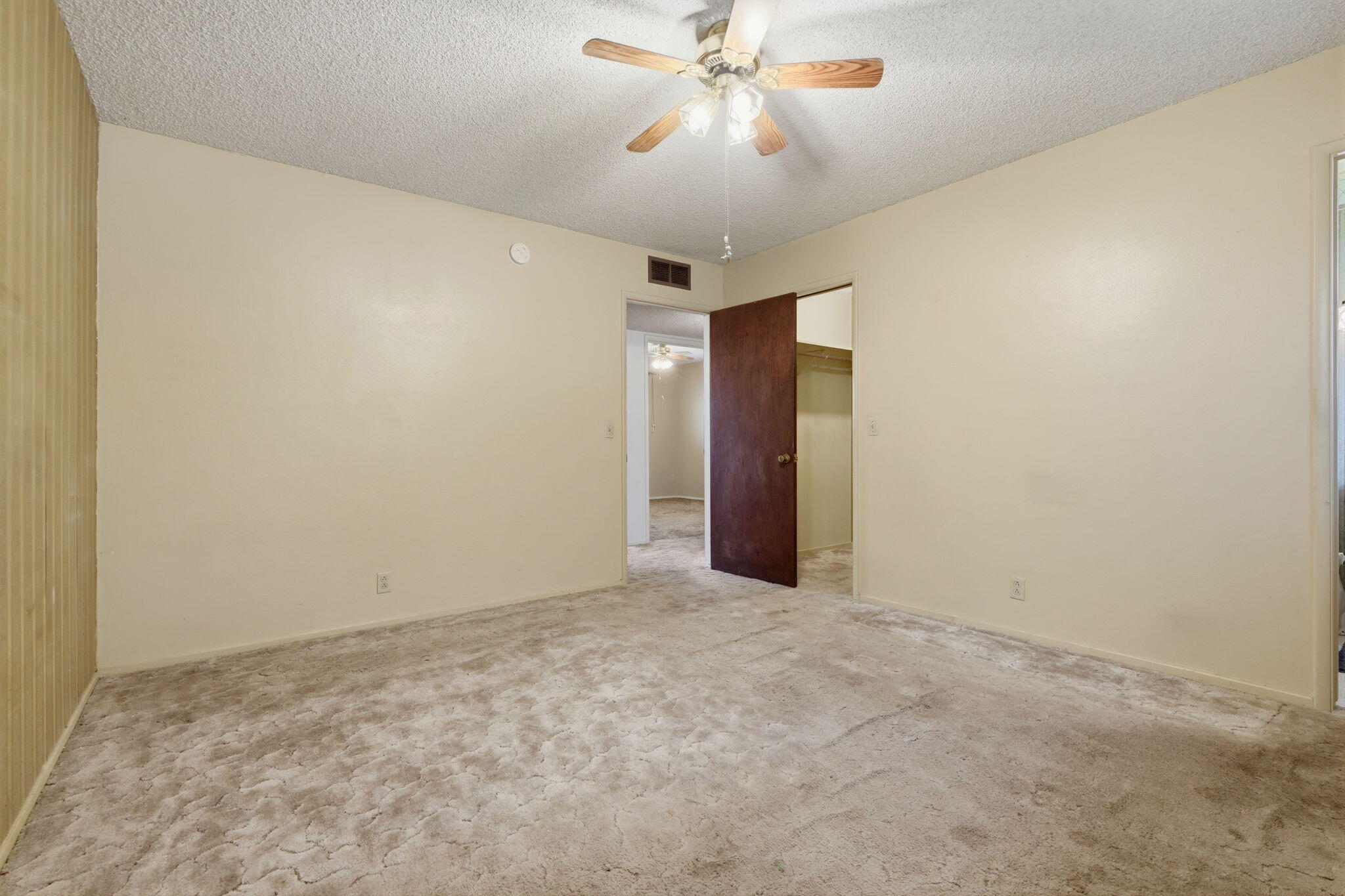 1522 E Bolinger Way, Dinuba, CA 93618