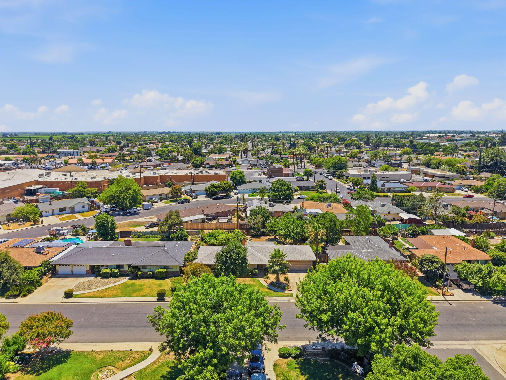 1522 E Bolinger Way, Dinuba, CA 93618
