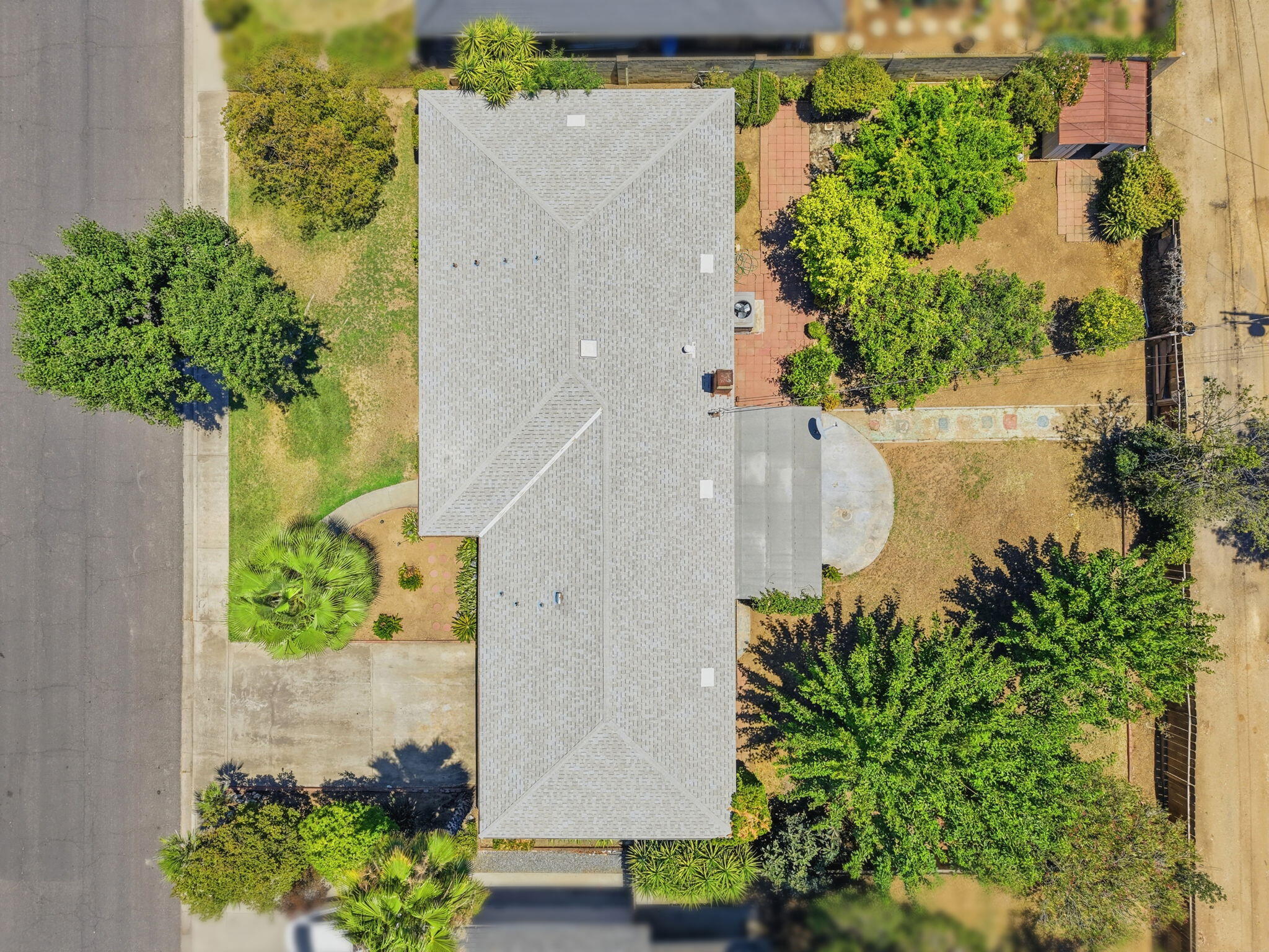 1522 E Bolinger Way, Dinuba, CA 93618