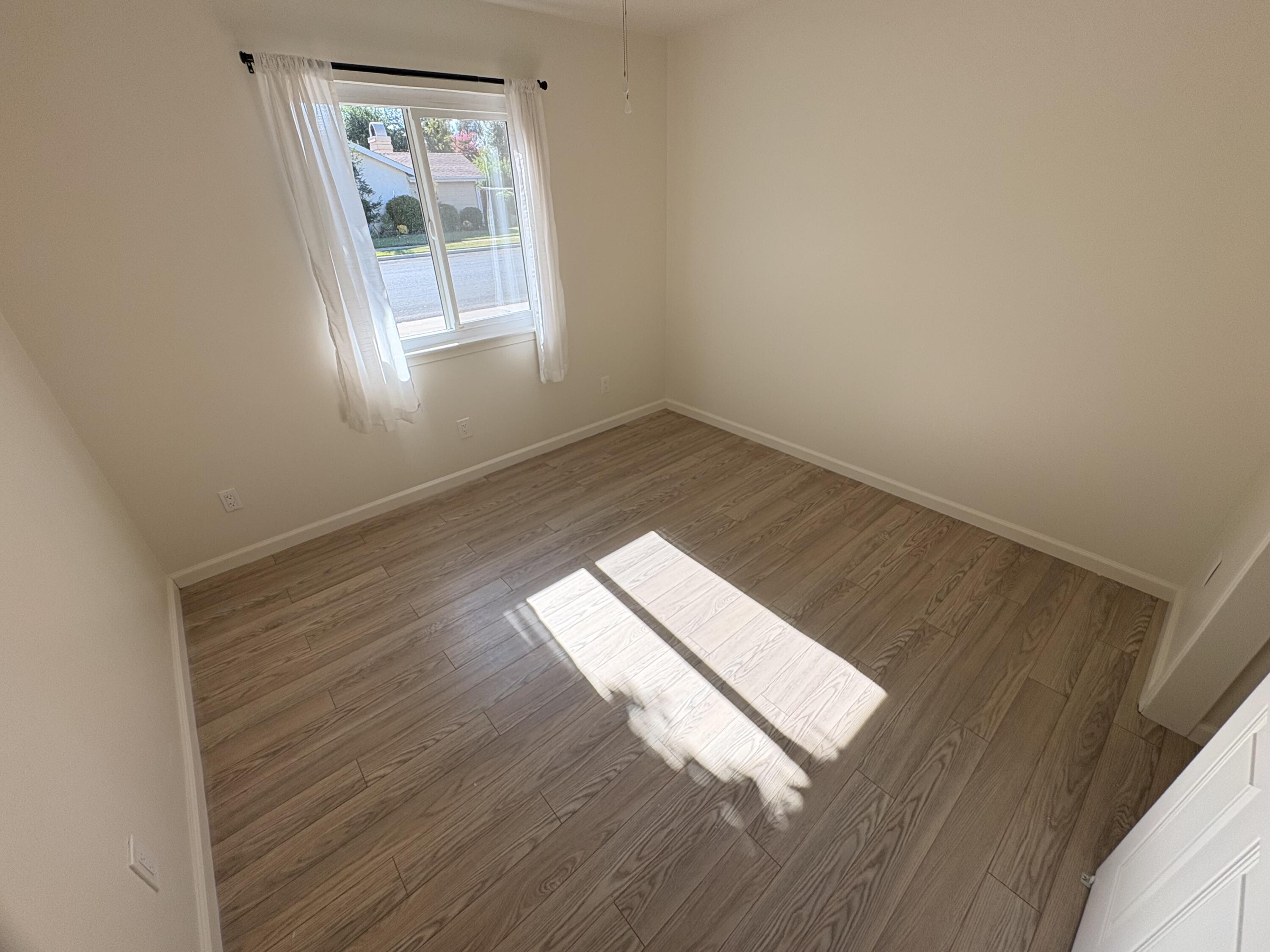 1600 N Goddard St, Visalia, CA 93292