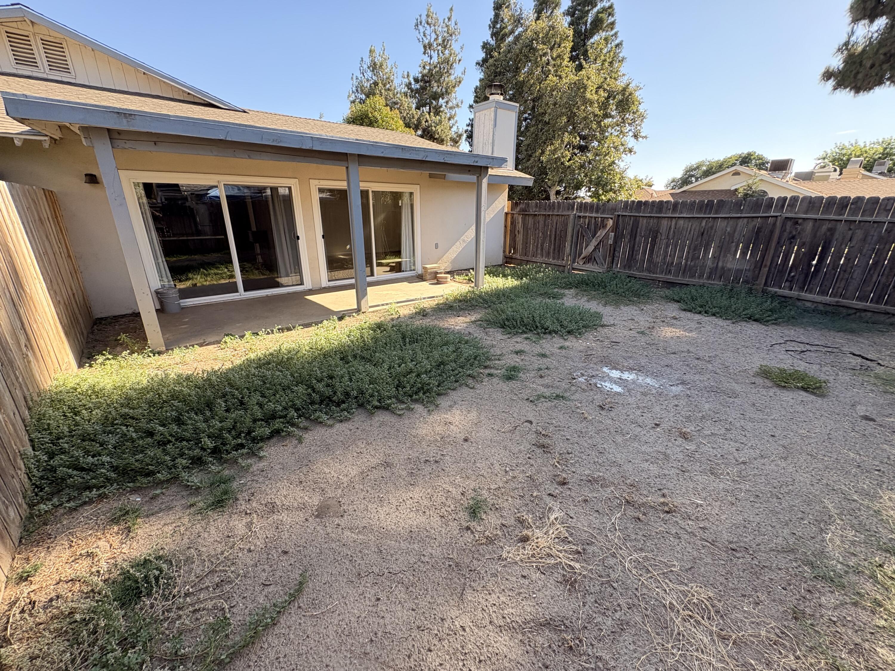 1600 N Goddard St, Visalia, CA 93292