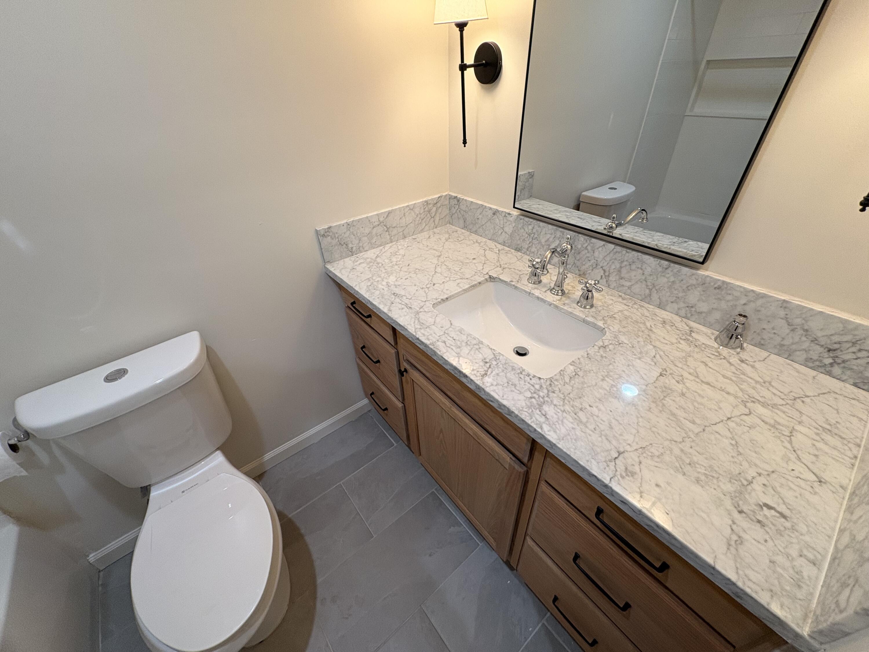 1600 N Goddard St, Visalia, CA 93292