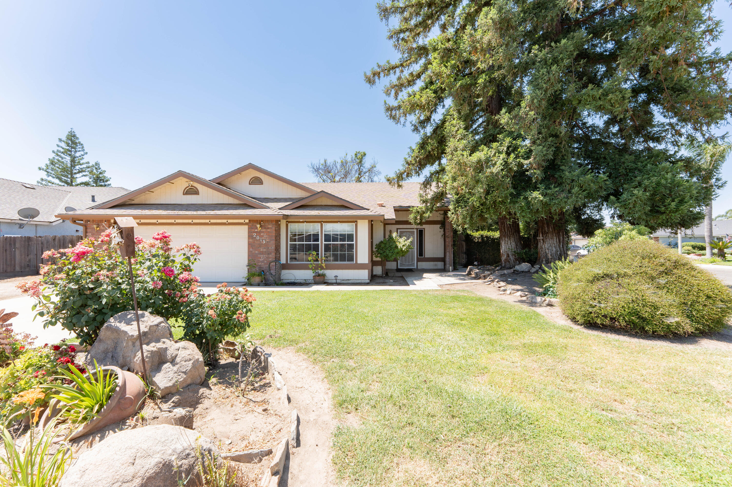 2013 Cricklewood Cir, Porterville, CA 93257