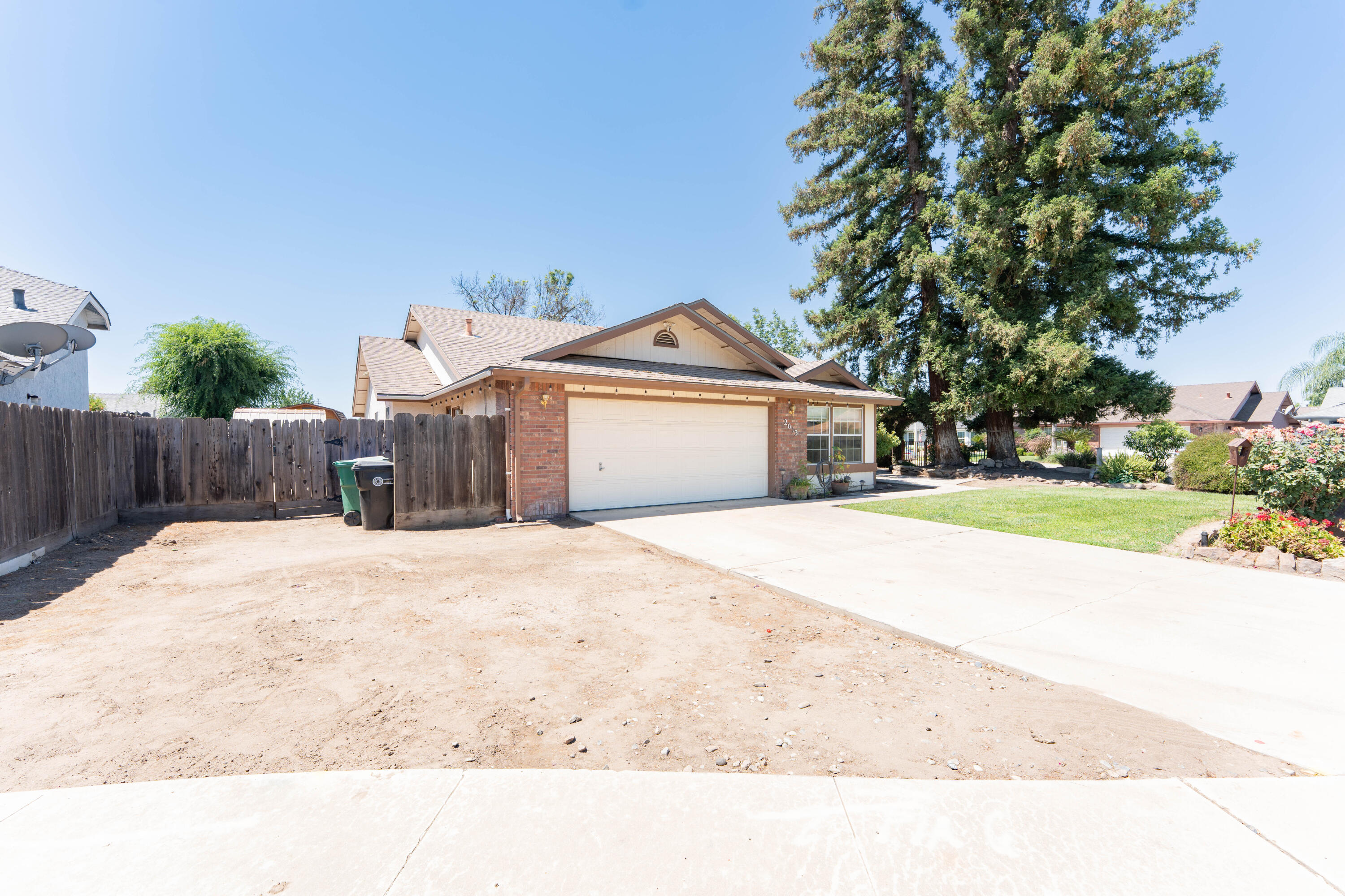 2013 Cricklewood Cir, Porterville, CA 93257