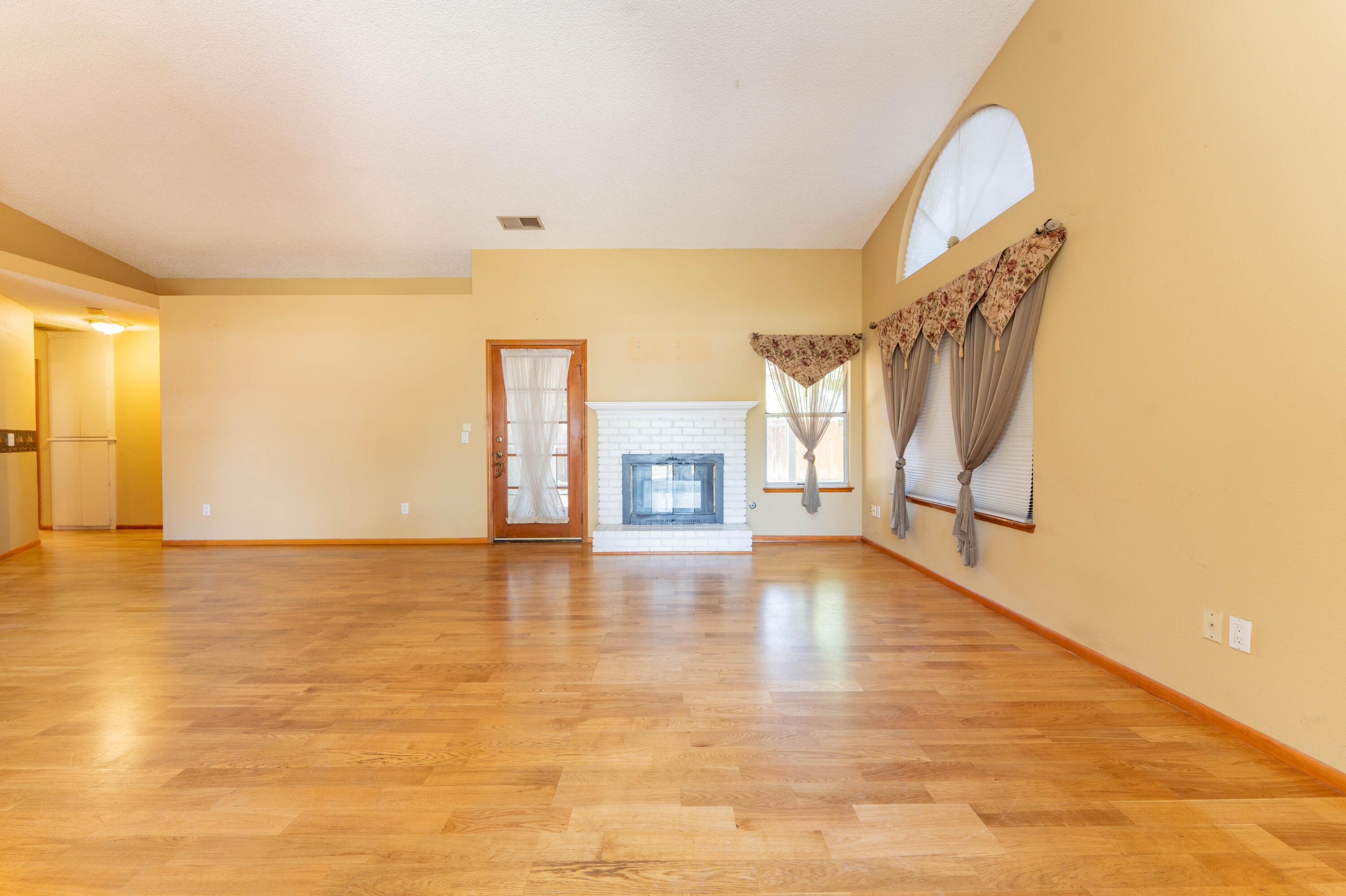2013 Cricklewood Cir, Porterville, CA 93257
