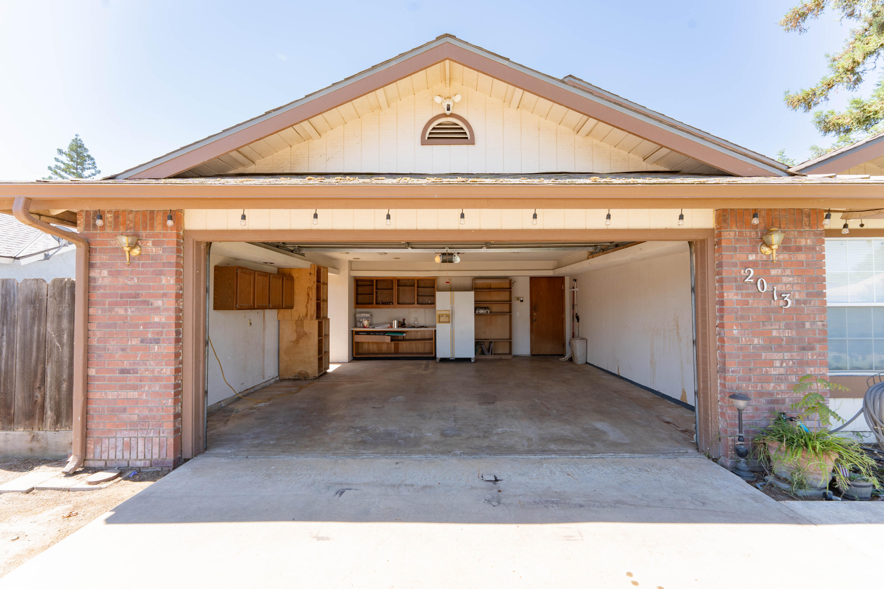 2013 Cricklewood Cir, Porterville, CA 93257