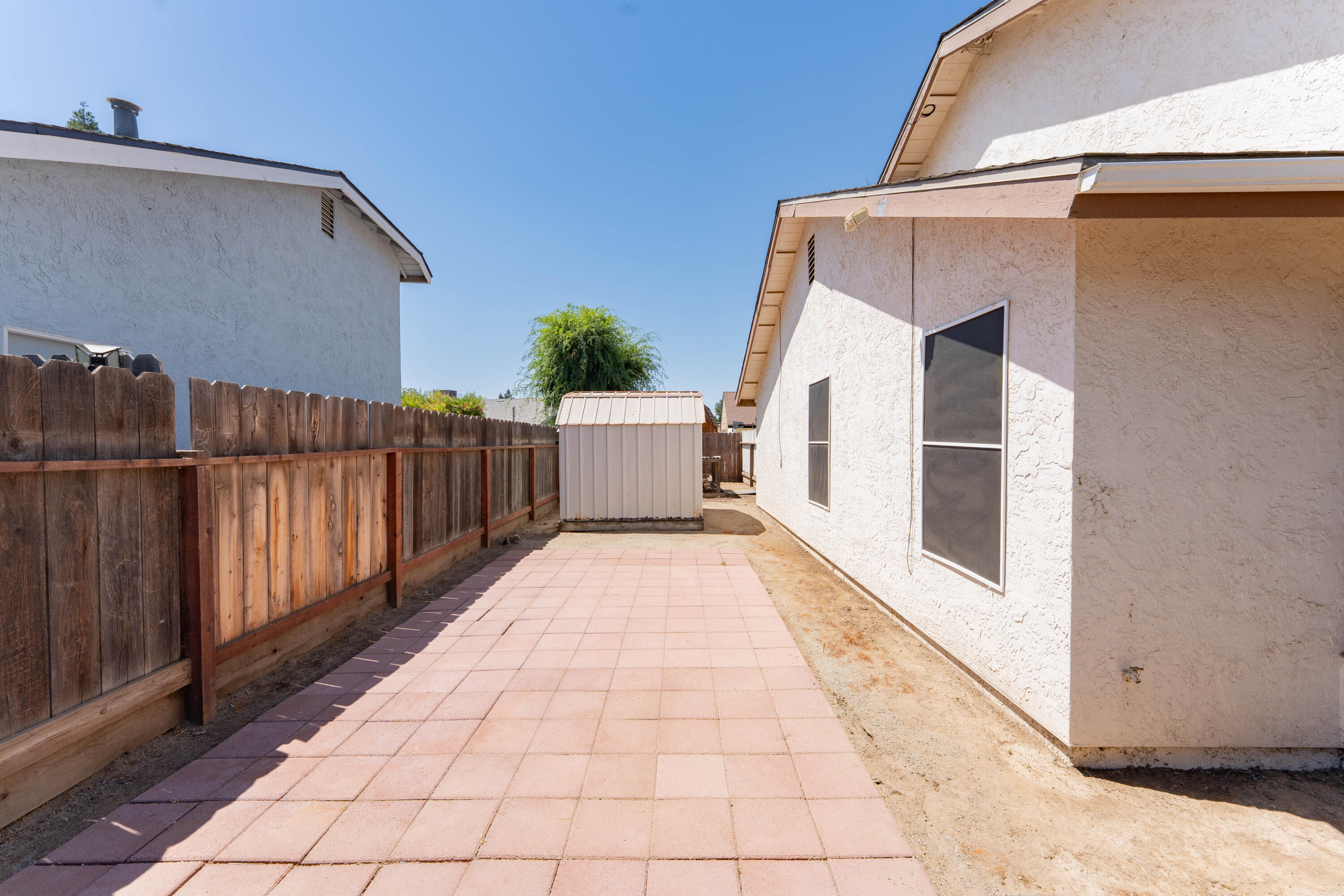 2013 Cricklewood Cir, Porterville, CA 93257