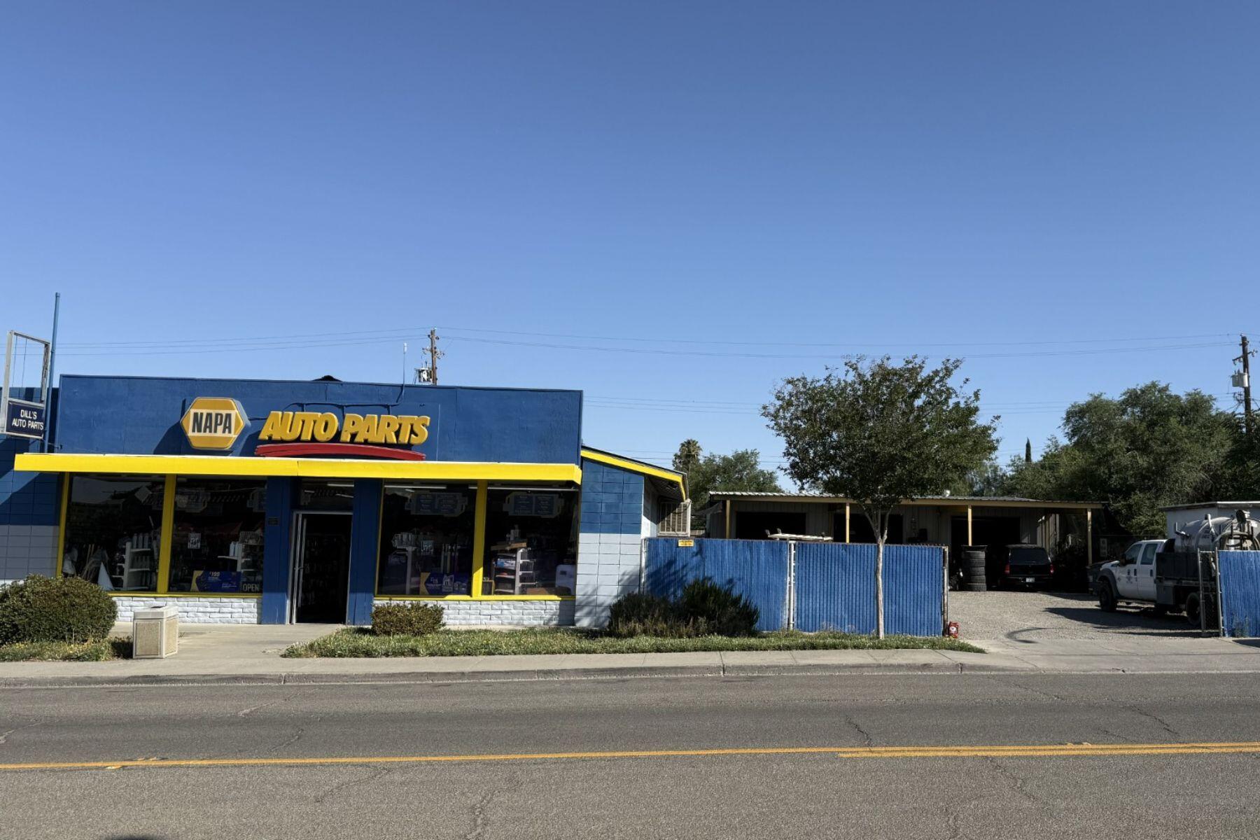 821 Skyline Blvd, Avenal, CA 93204