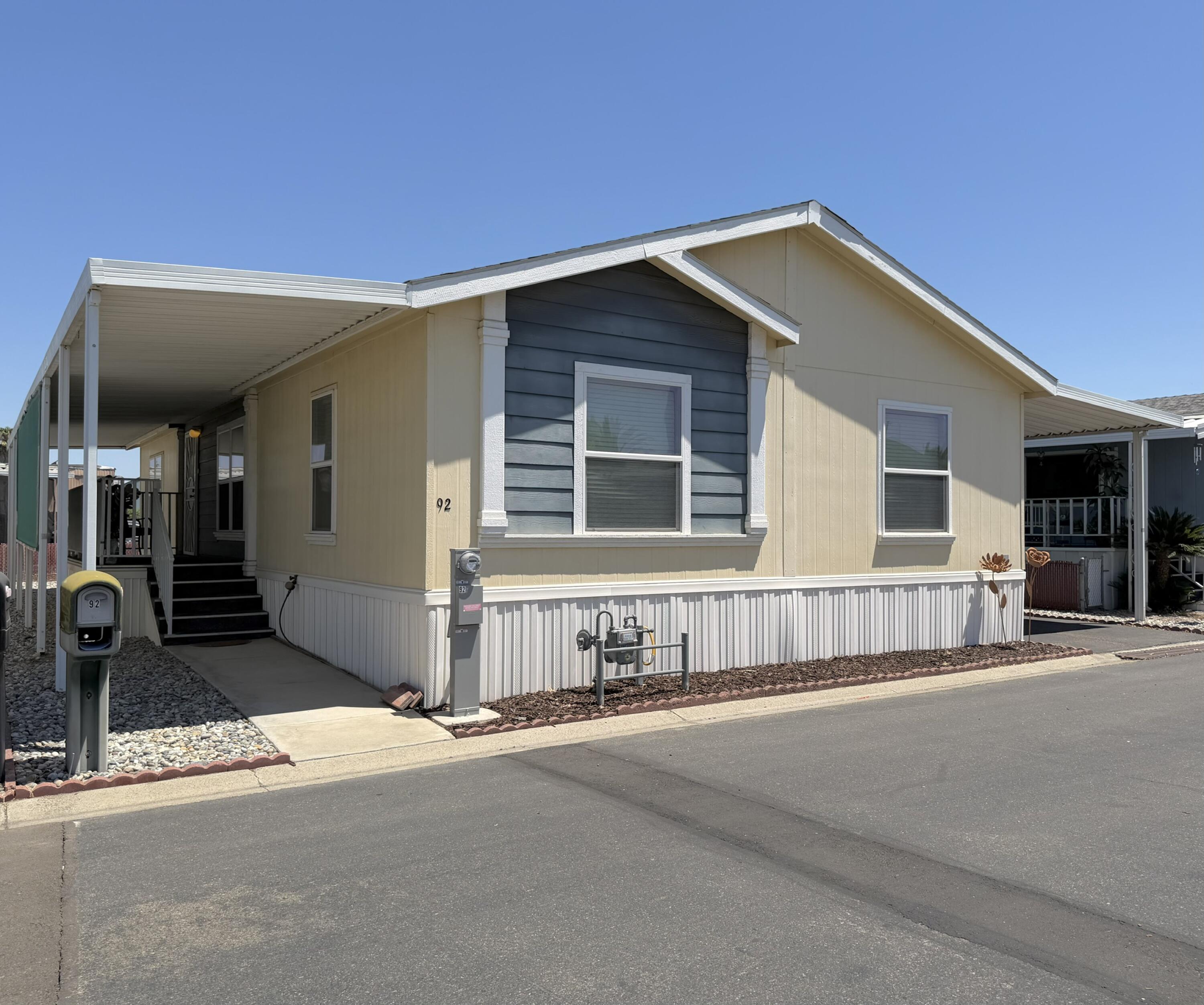 860 E Grangeville Blvd #92, Hanford, CA 93230