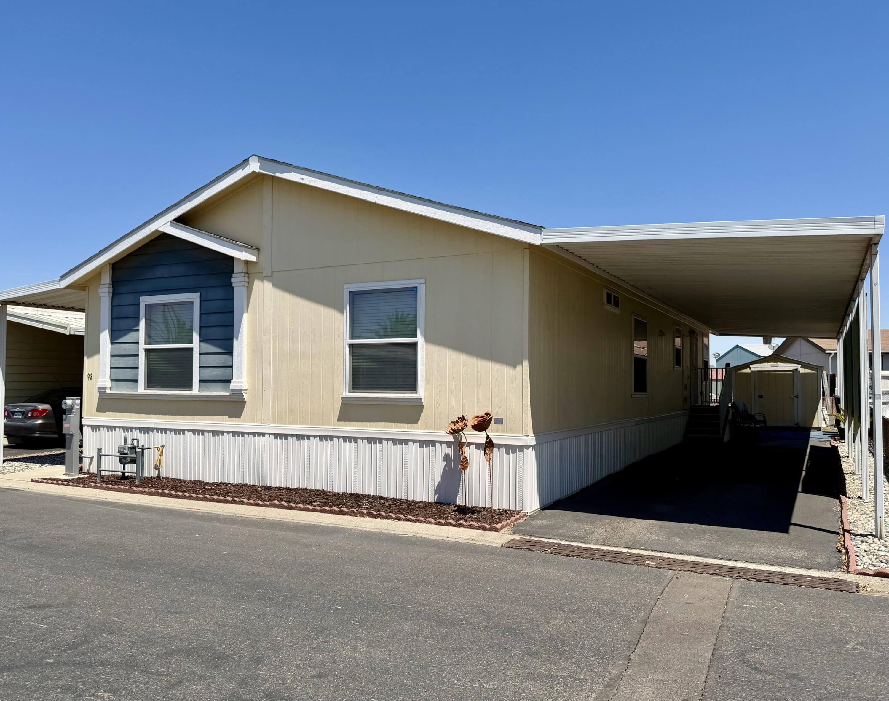 860 E Grangeville Blvd #92, Hanford, CA 93230