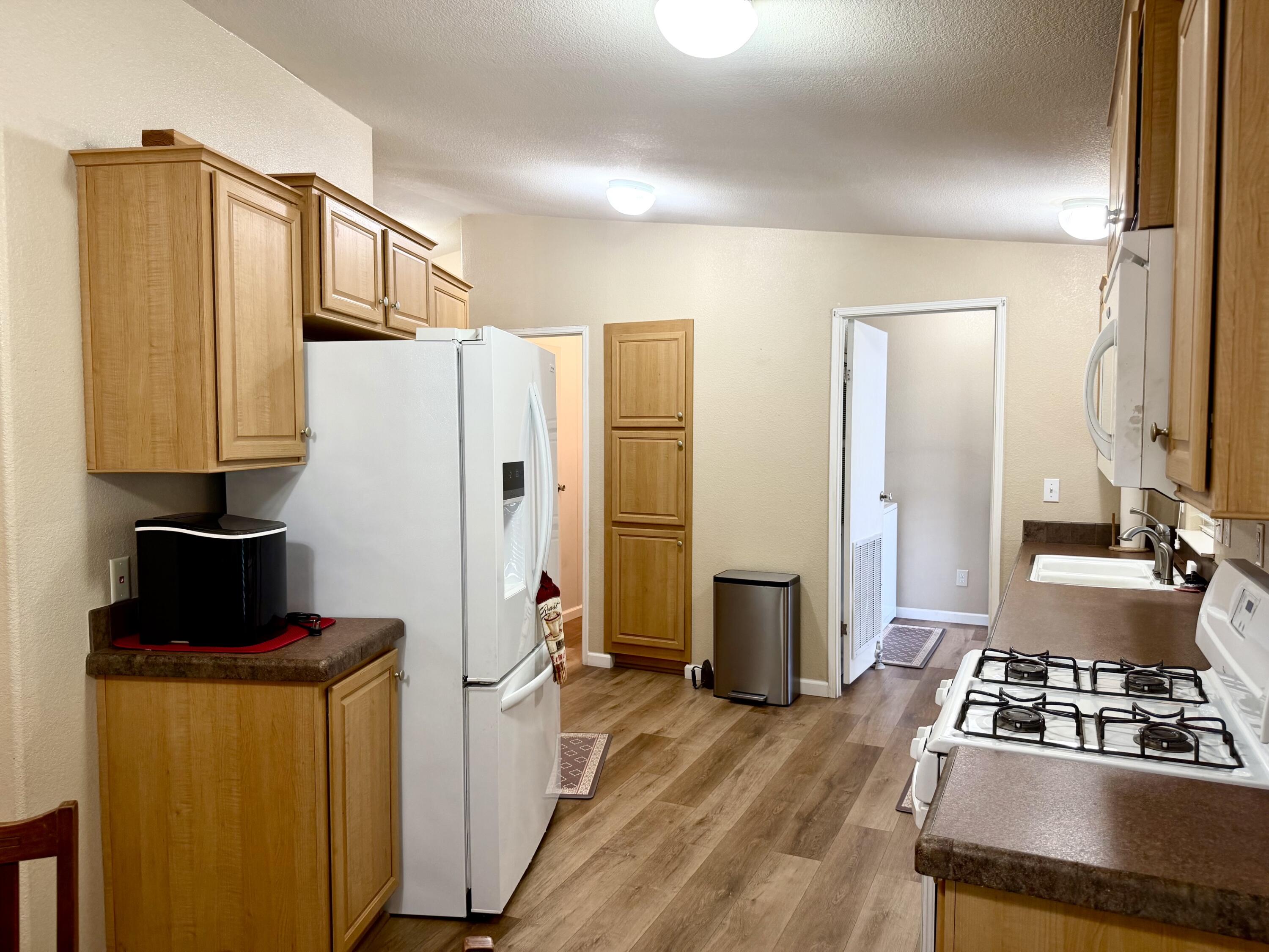 860 E Grangeville Blvd #92, Hanford, CA 93230